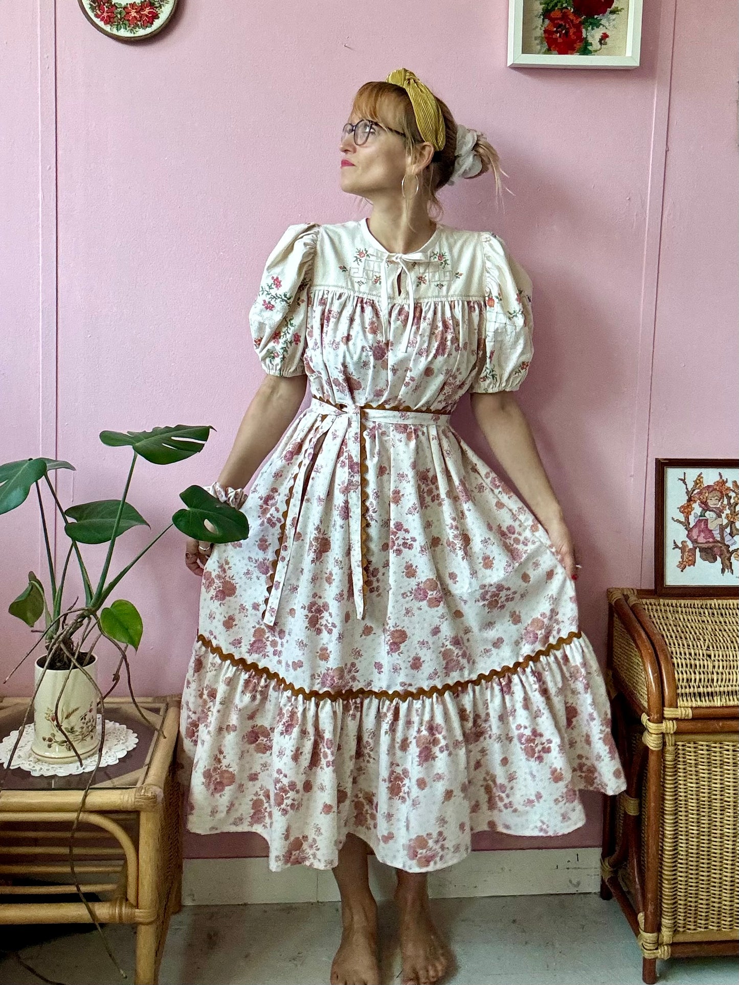Floral and embroidery midi dres