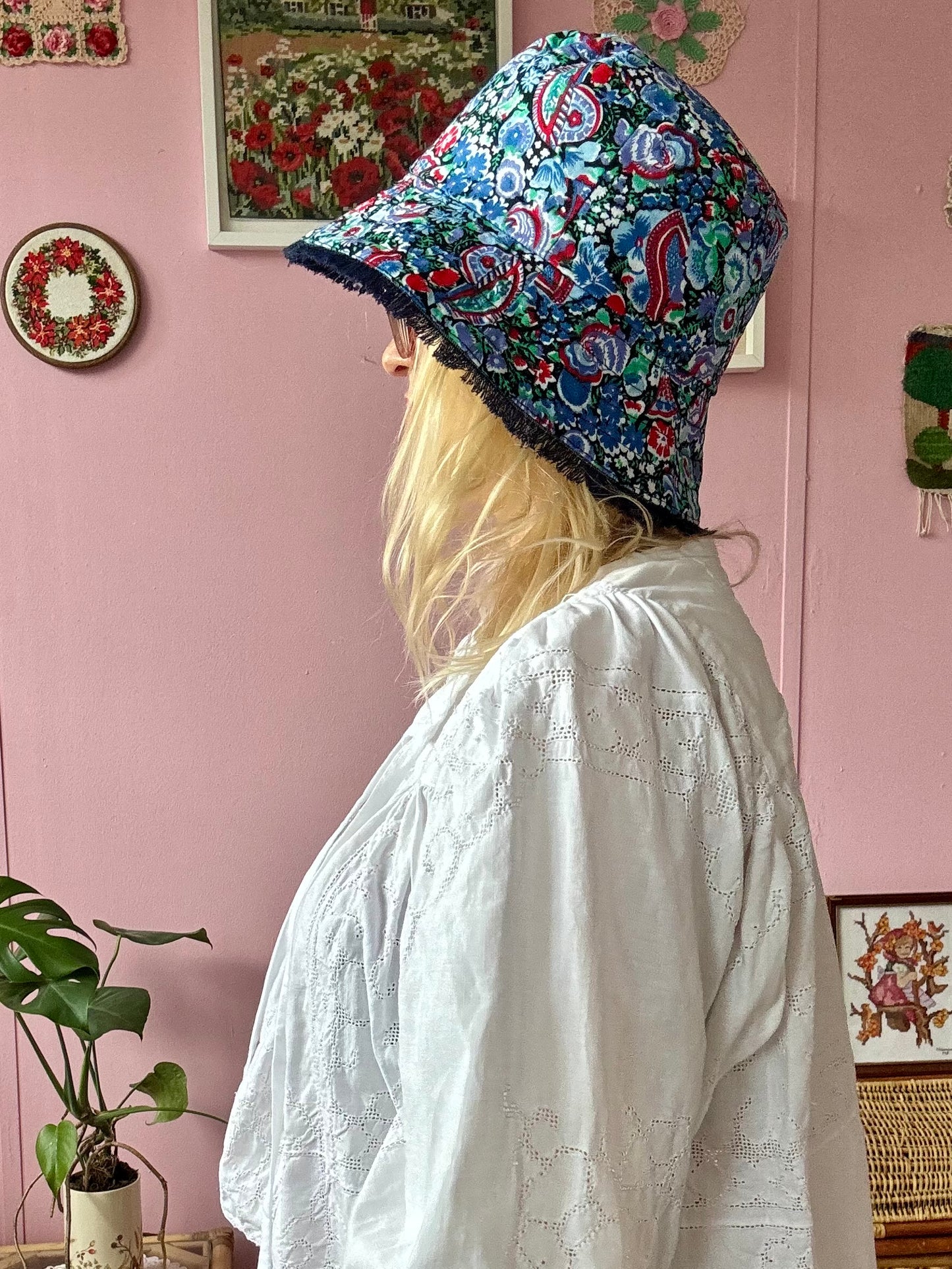 Reversible bucket hat