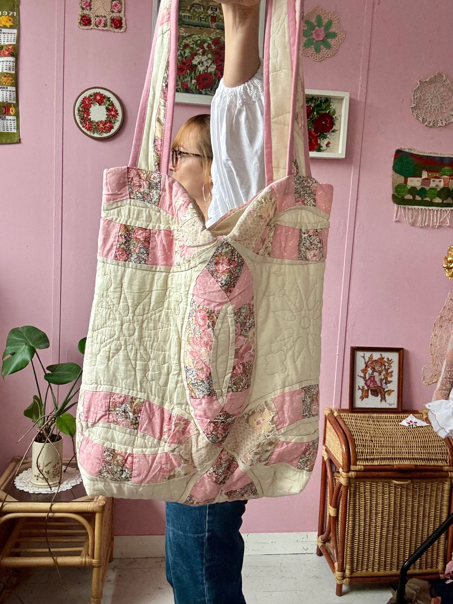 Patchwork tote bag with pink binding