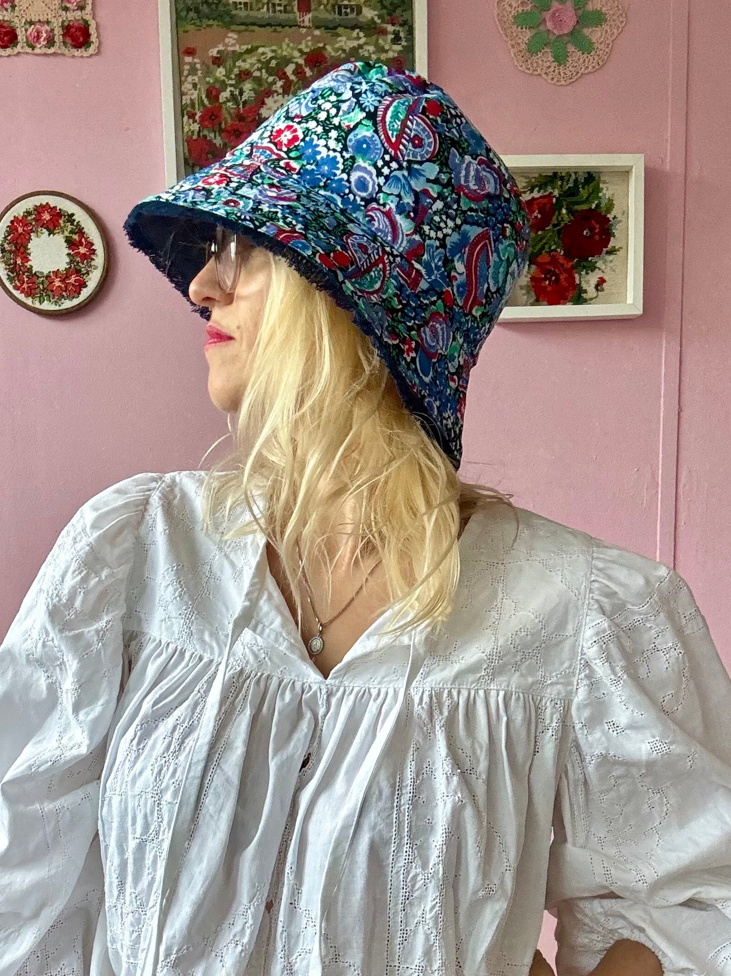 Reversible bucket hat