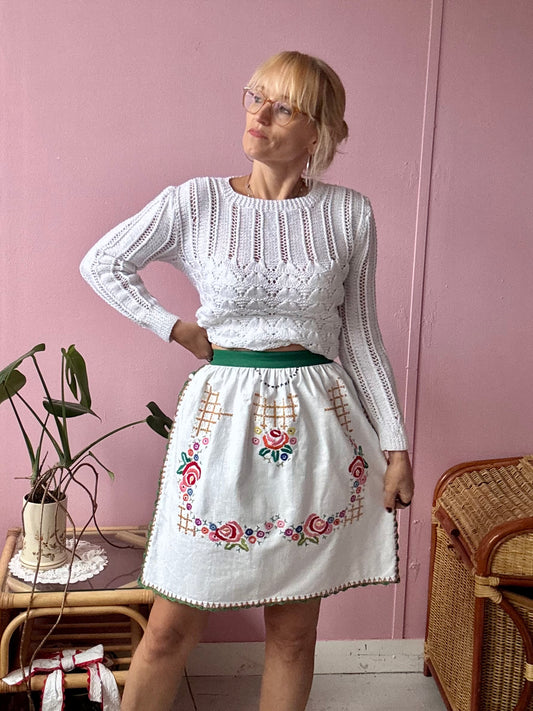 Embroidery skirt with green waistband
