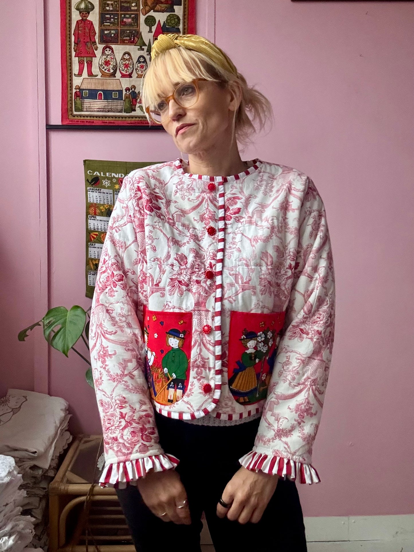 Blanket jacket with detachable collar