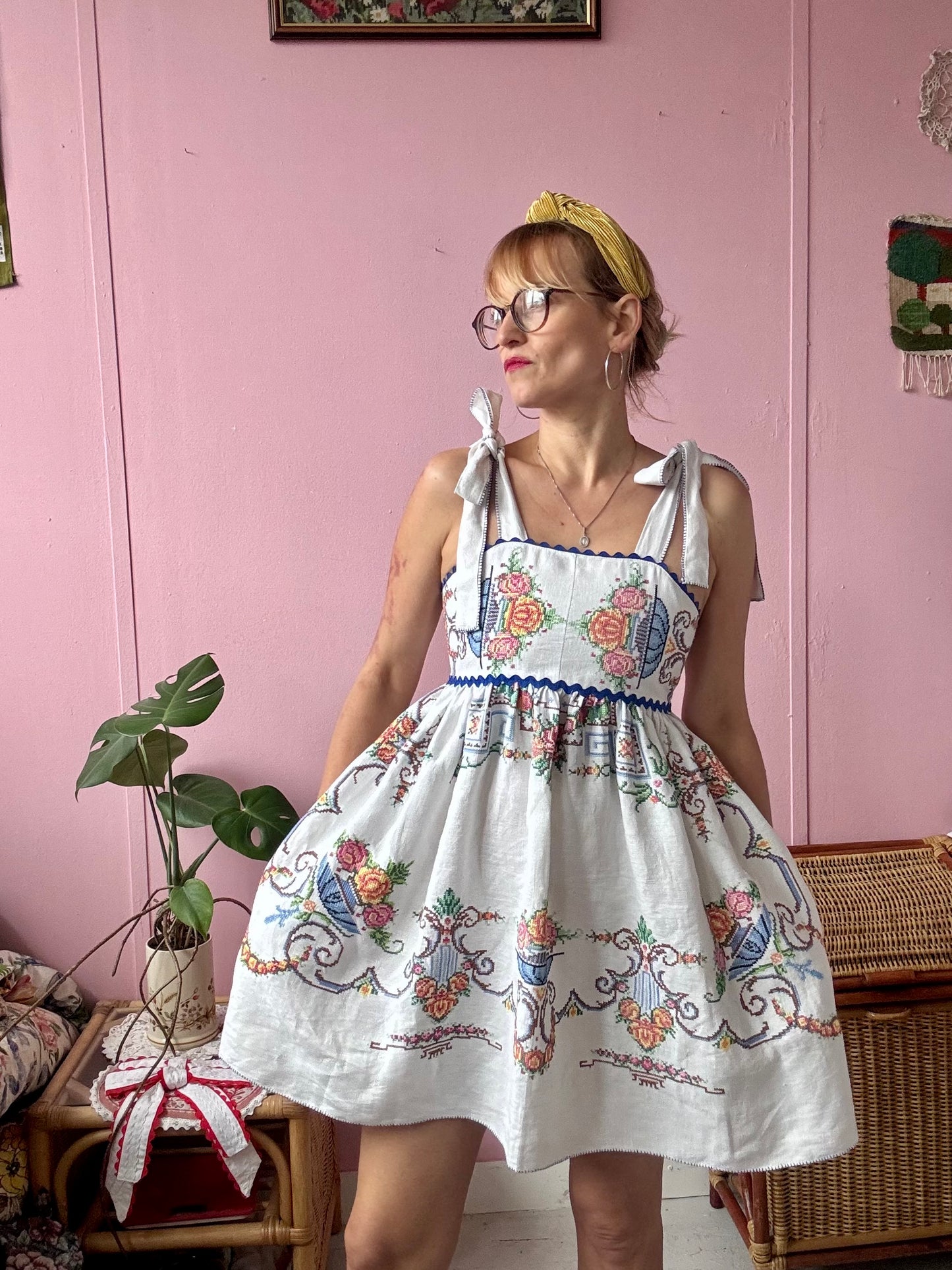 Linen embroidery mini dress