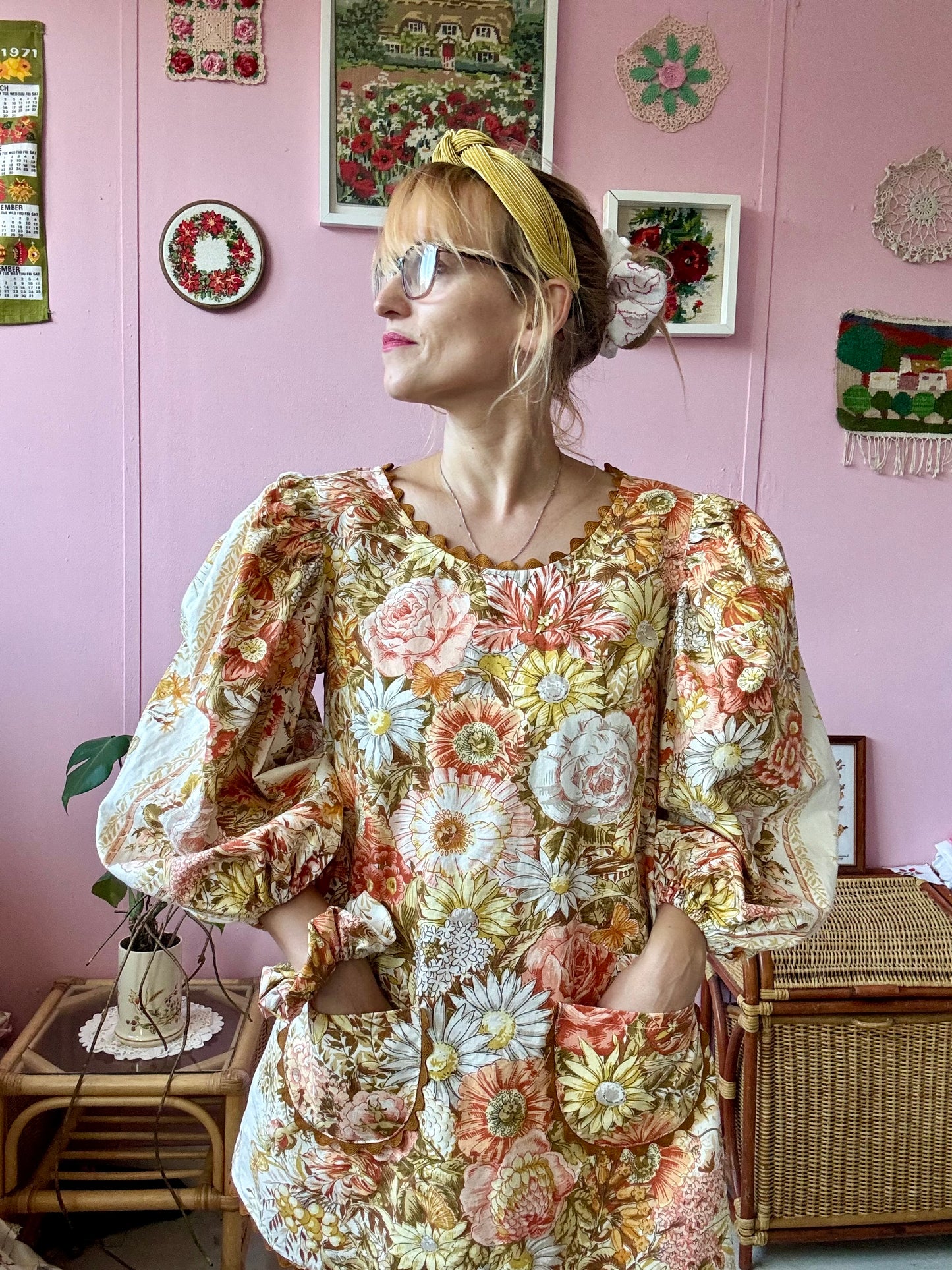 Floral mini dress with long sleeves and ric rac