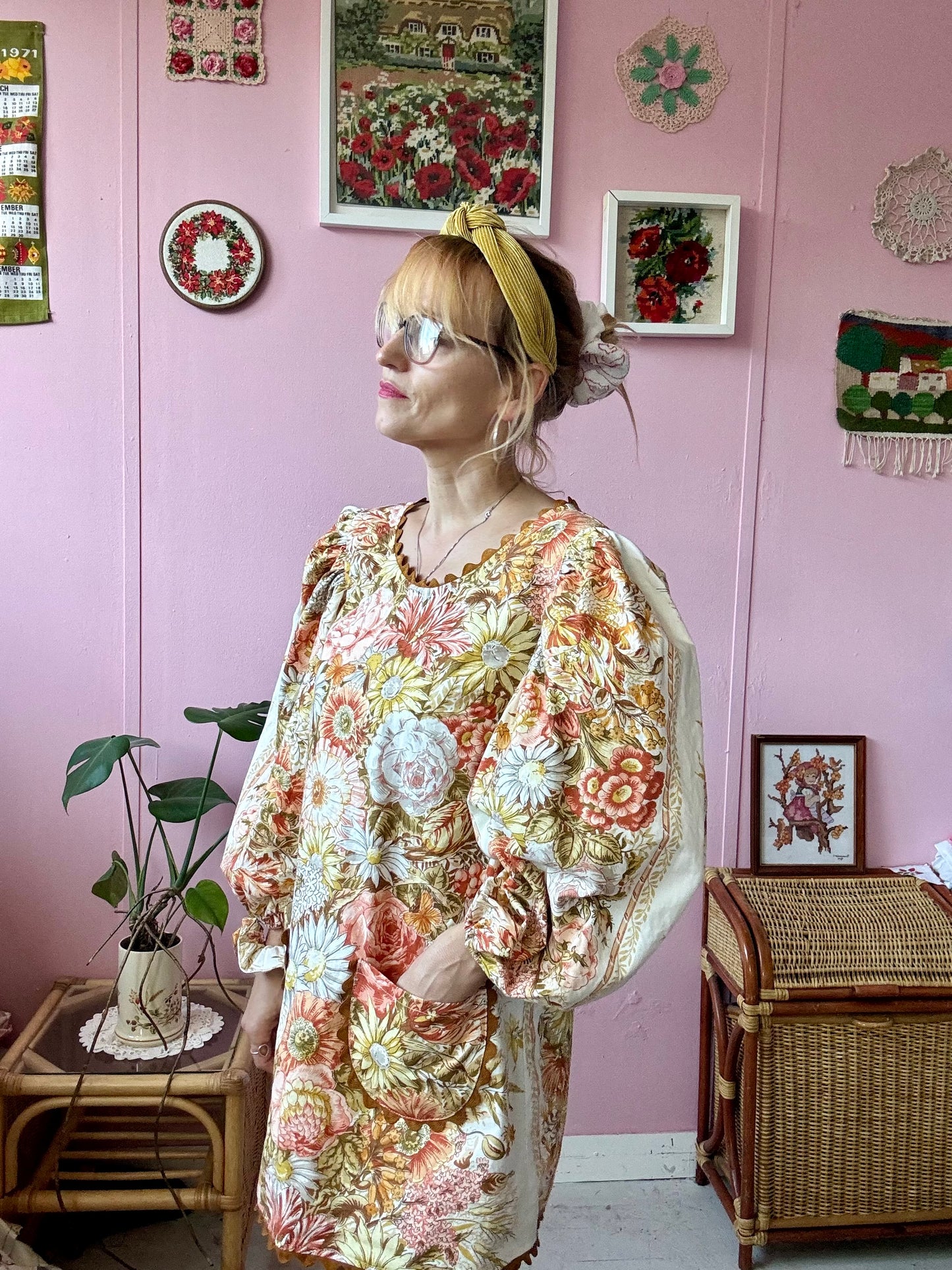 Floral mini dress with long sleeves and ric rac