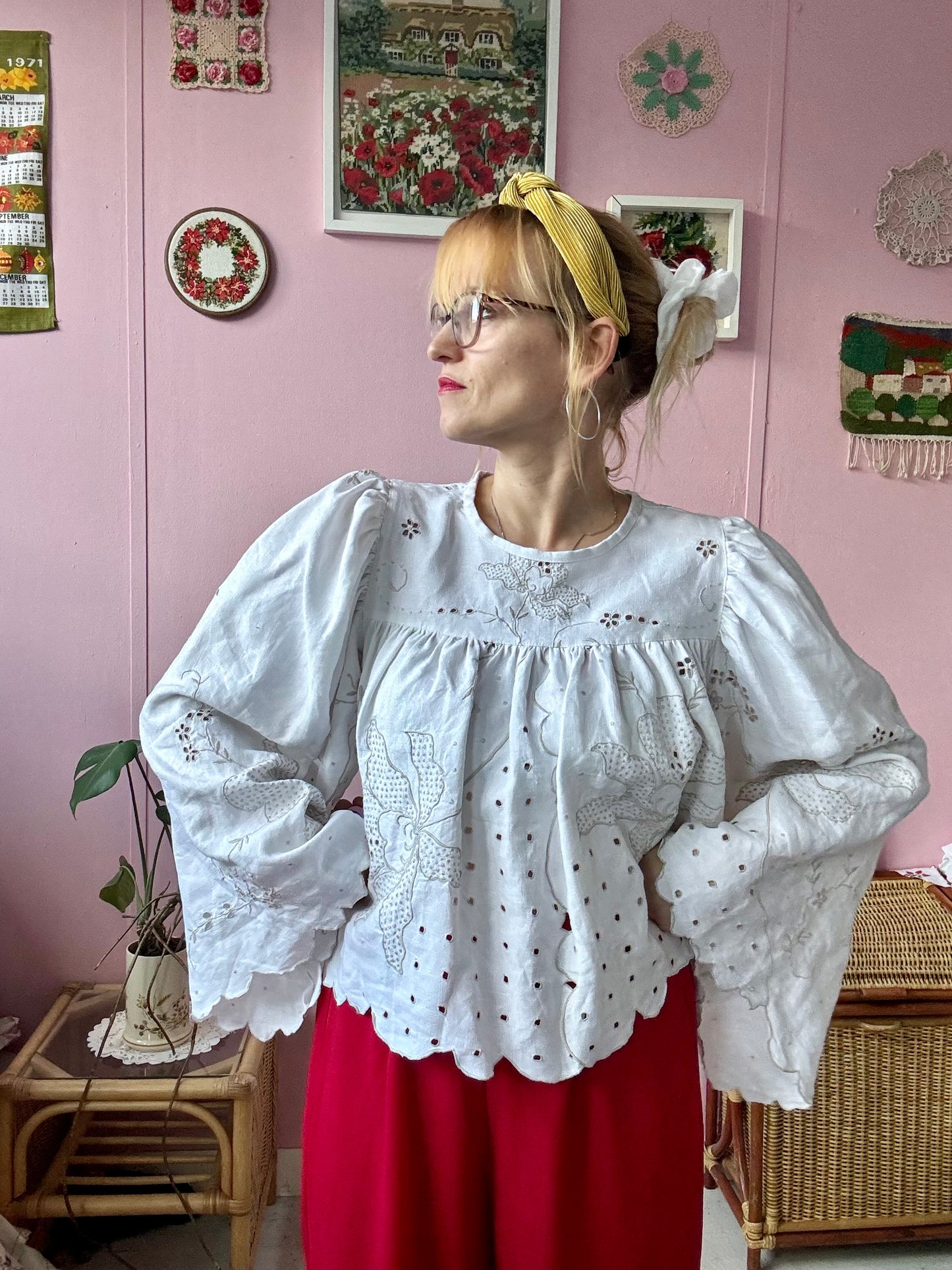 Linen Madeira blouse with wide sleeves