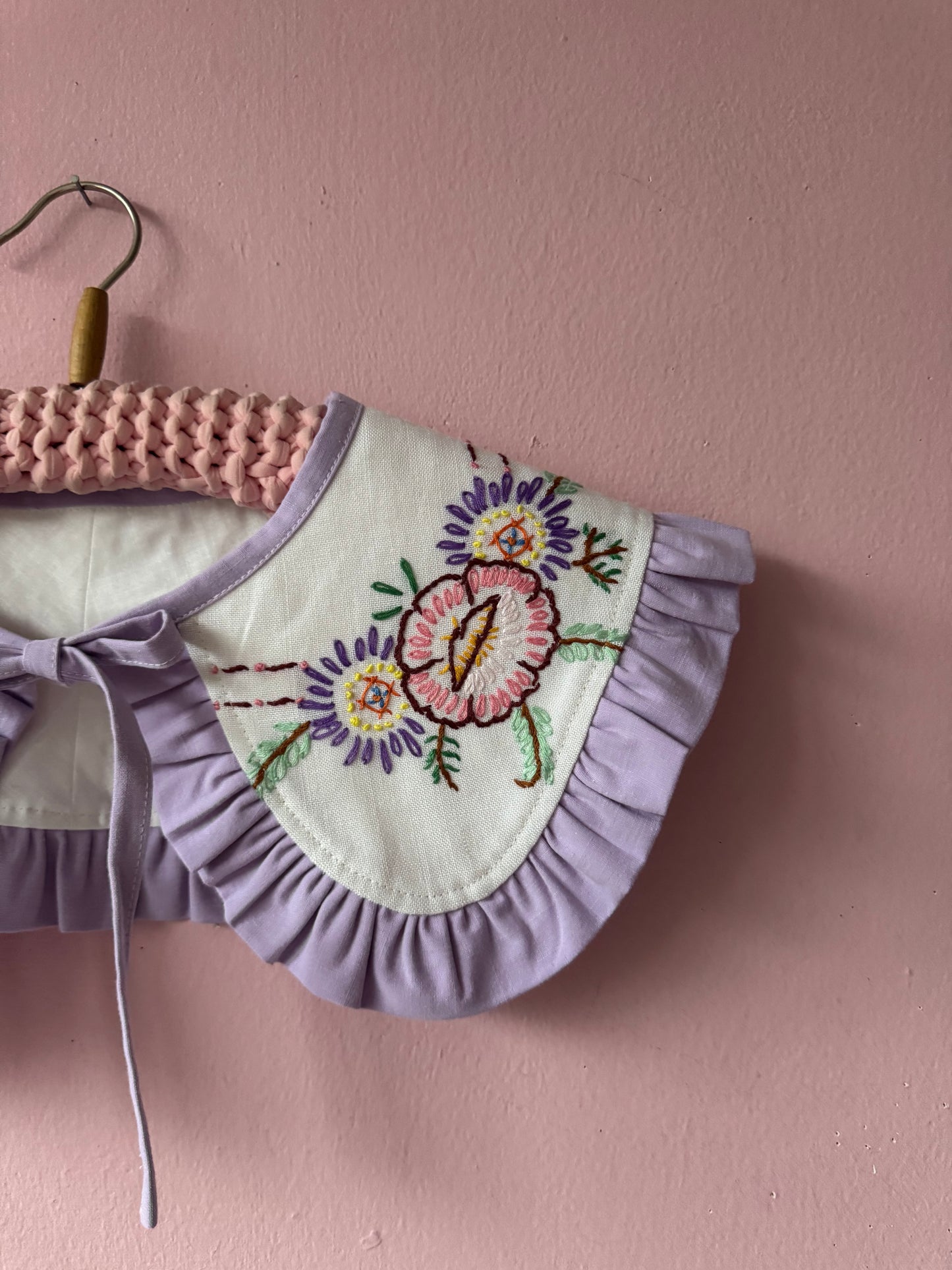 Hand embroidery floral collar with frill