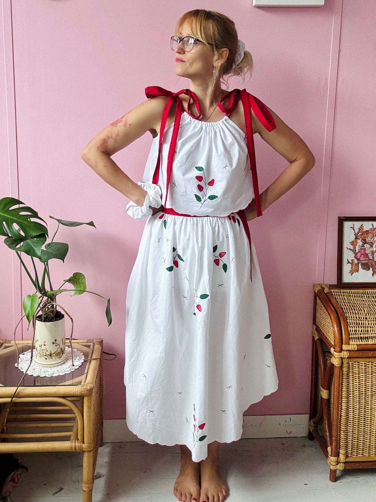 Strawberries twin set with scrunchie