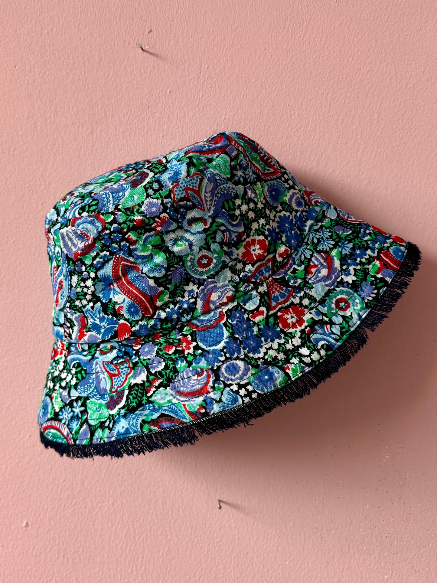 Reversible bucket hat