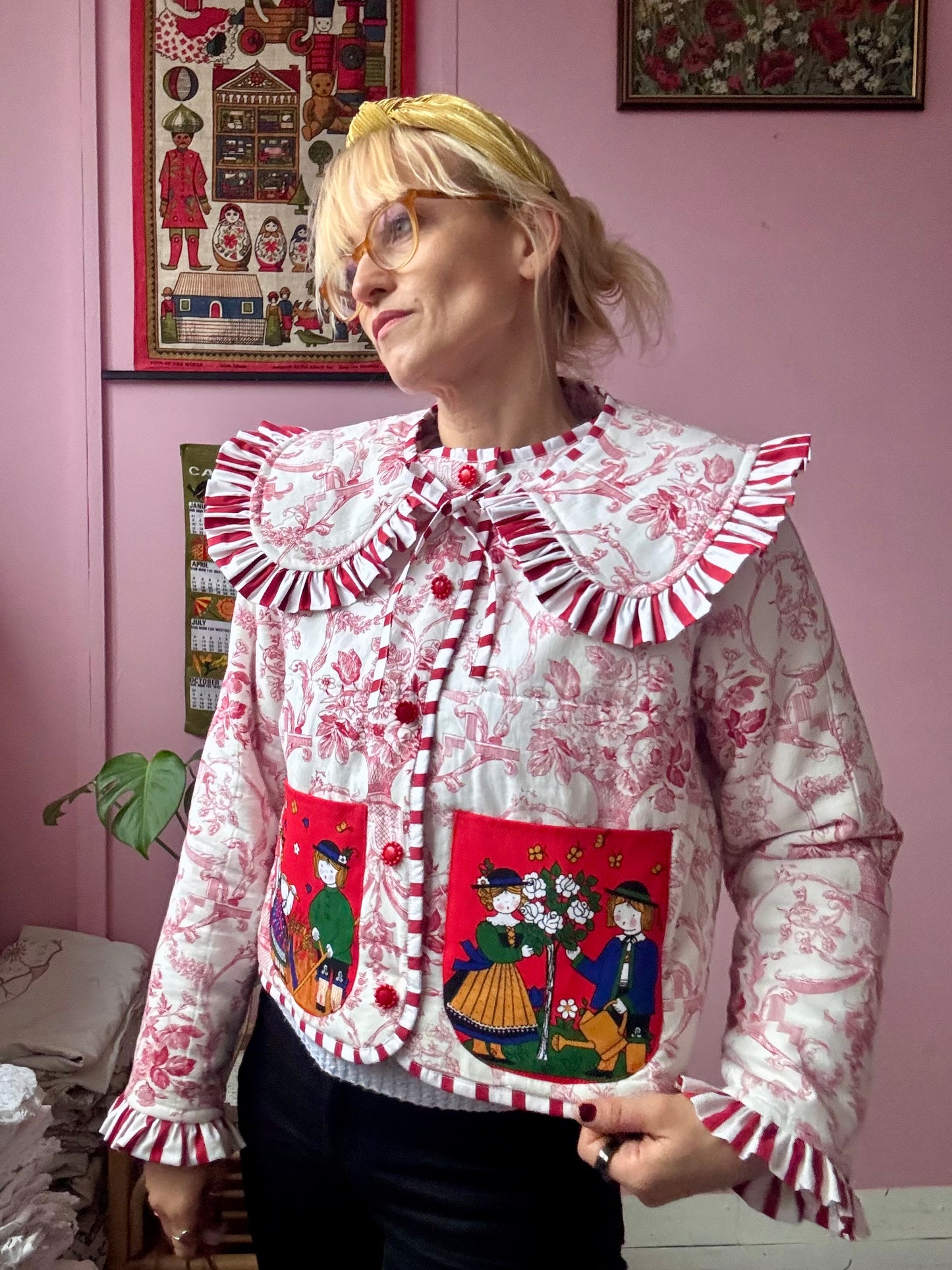 Blanket jacket with detachable collar