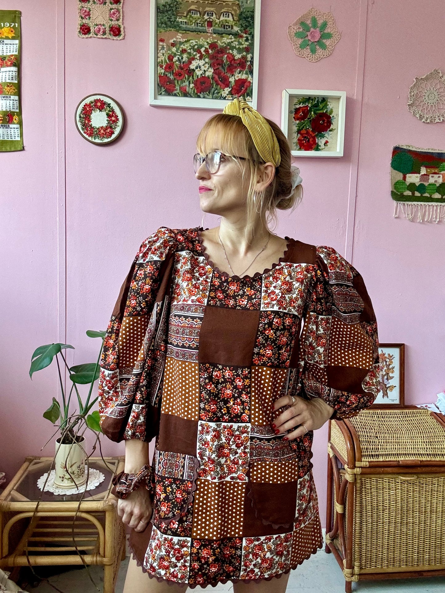 Brown vintage patchwork print mini dress with pockets -Petite