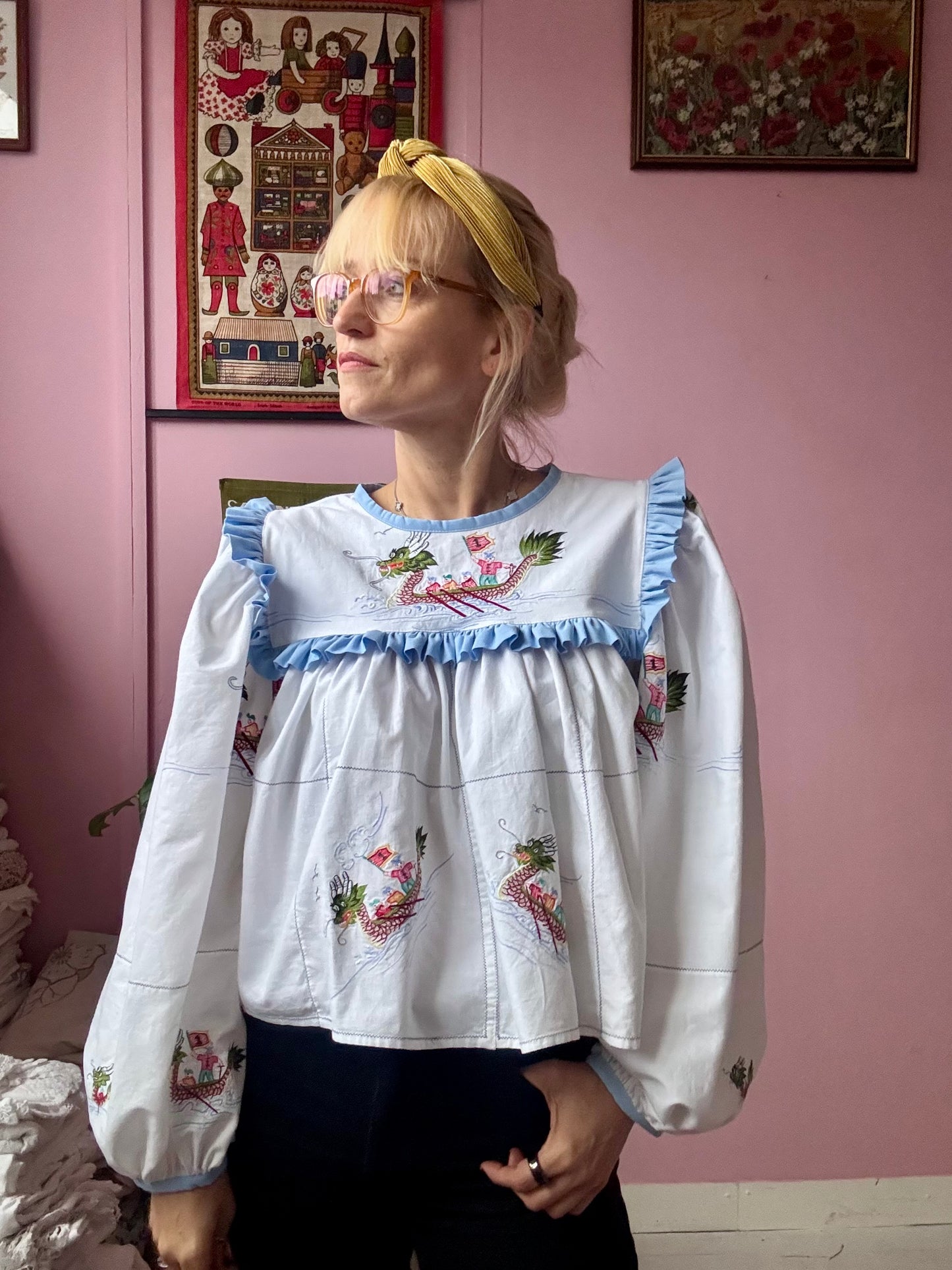 Dragon embroidery blouse with blue frill