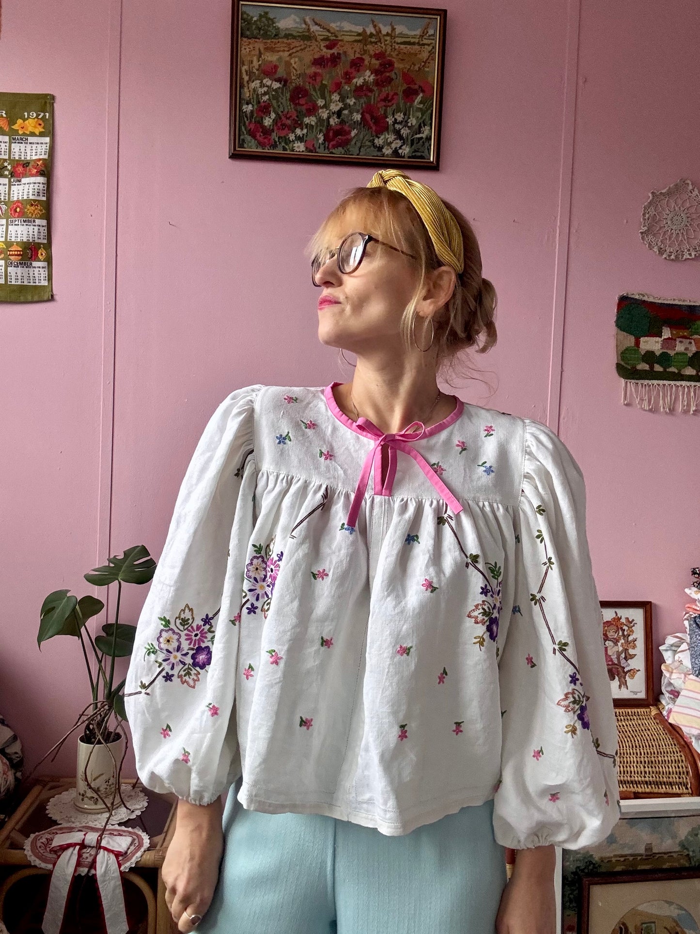 Floral blouse with pink binding