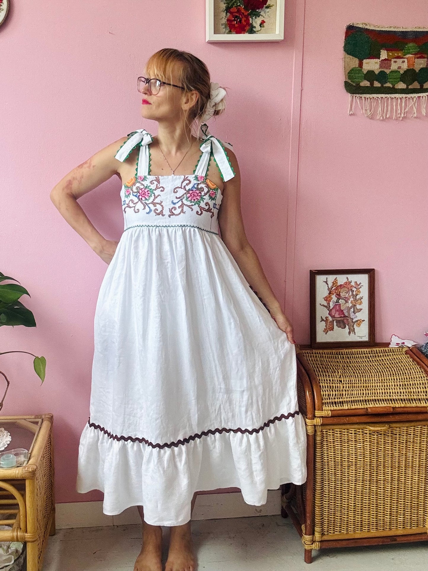 Midi dress with hemline frill