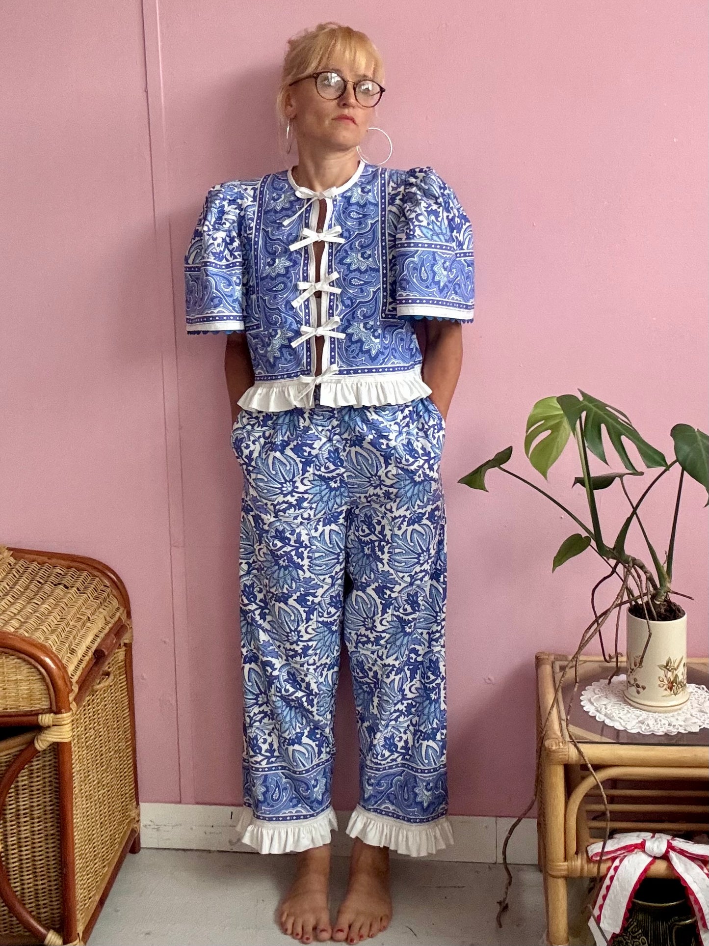 Blue floral trousers set