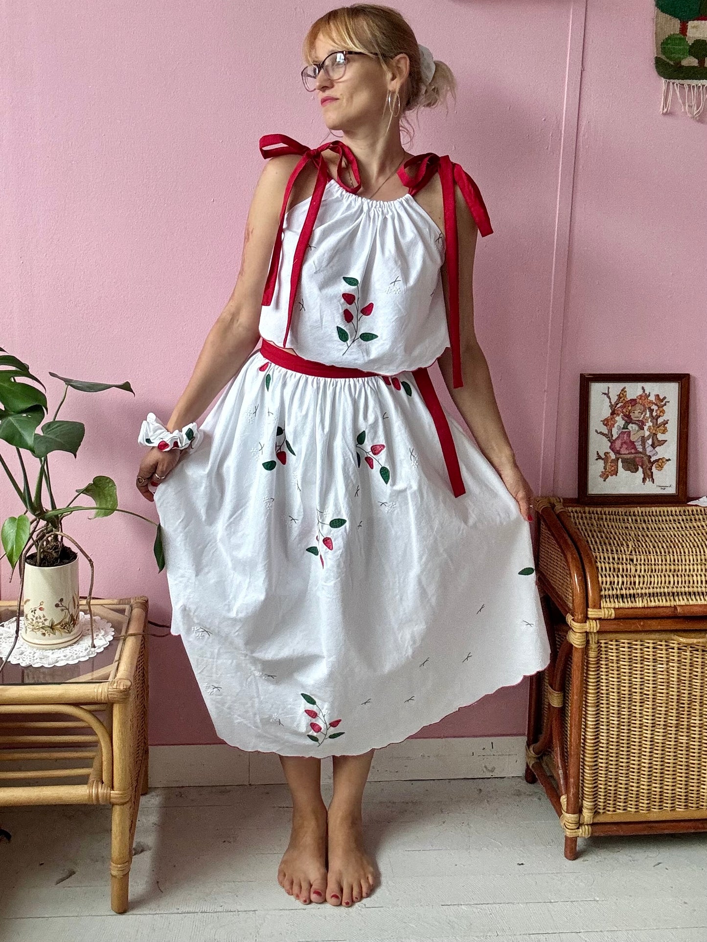 Strawberries twin set with scrunchie