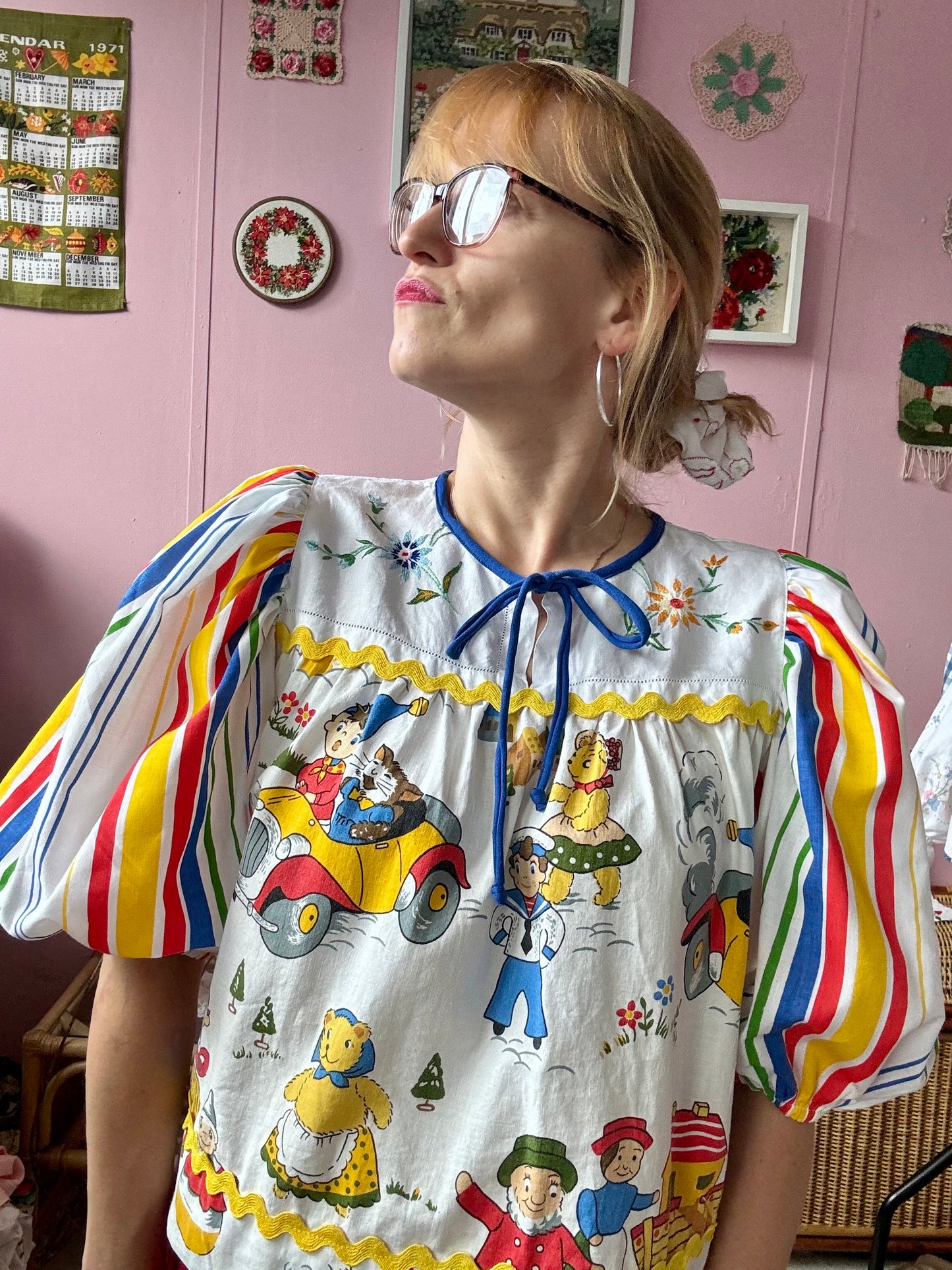 Vintage nursery print blouse with stripes sleeves