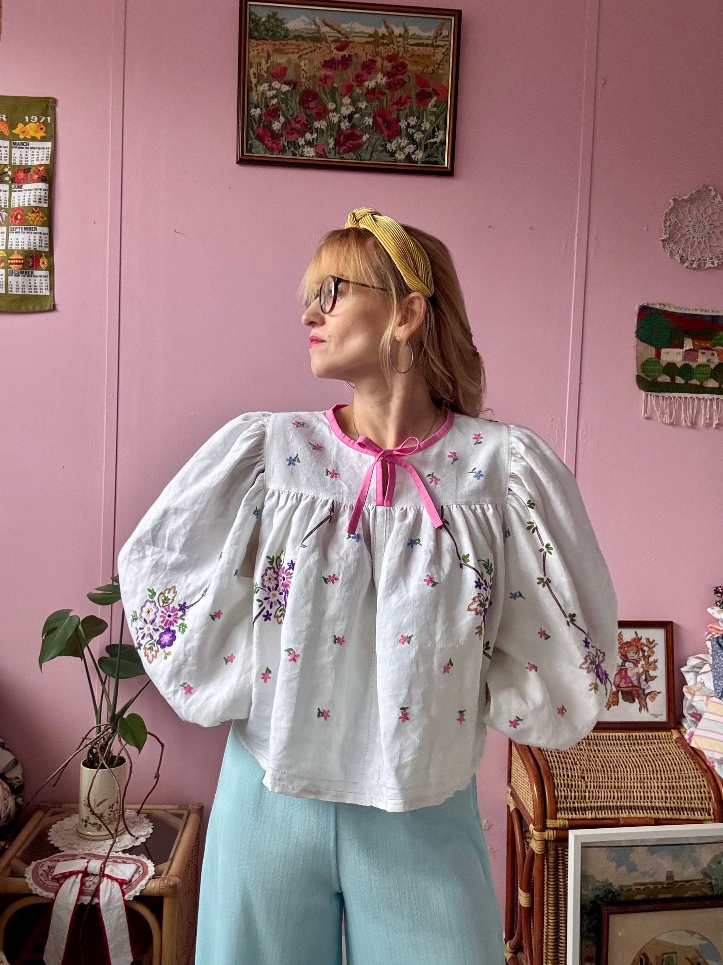 Floral blouse with pink binding