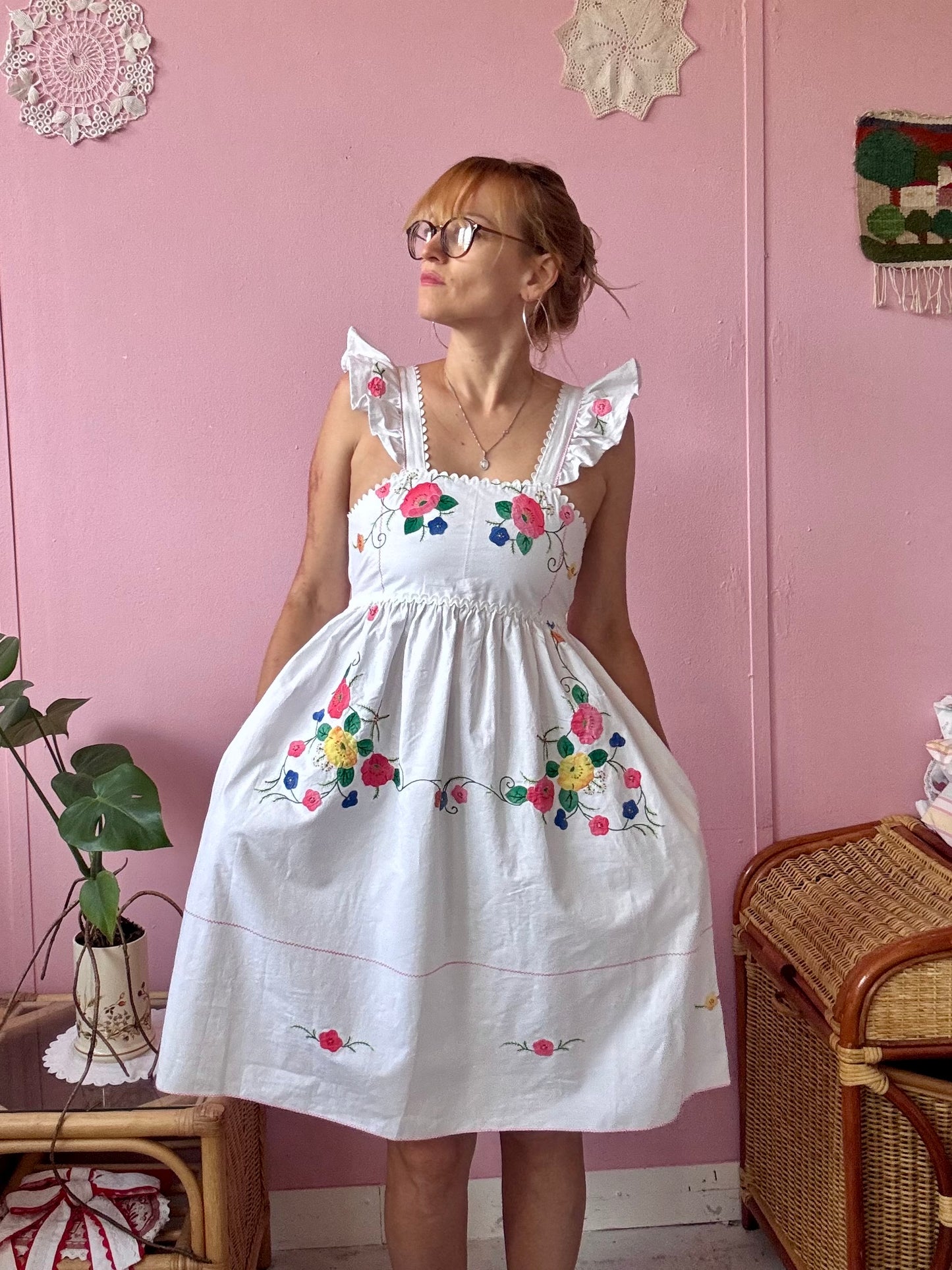 Short dress with frilly straps