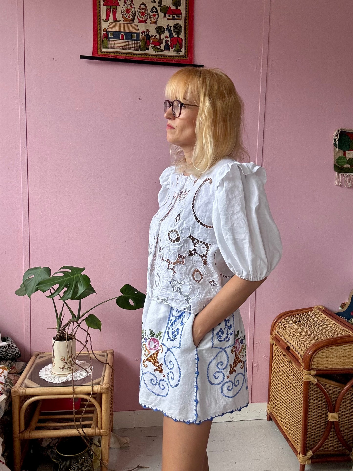 Blue embroidery shorts