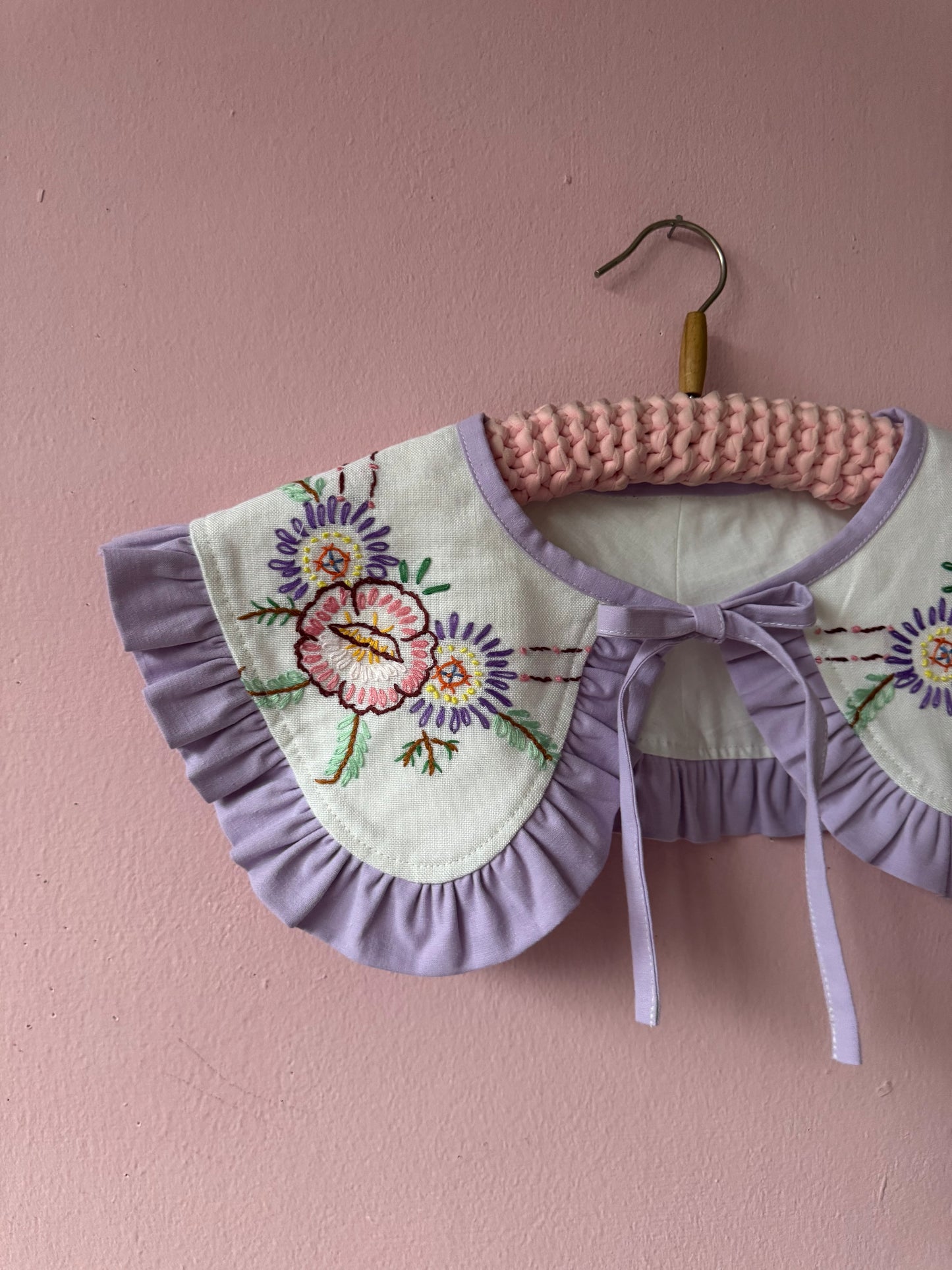 Hand embroidery floral collar with frill