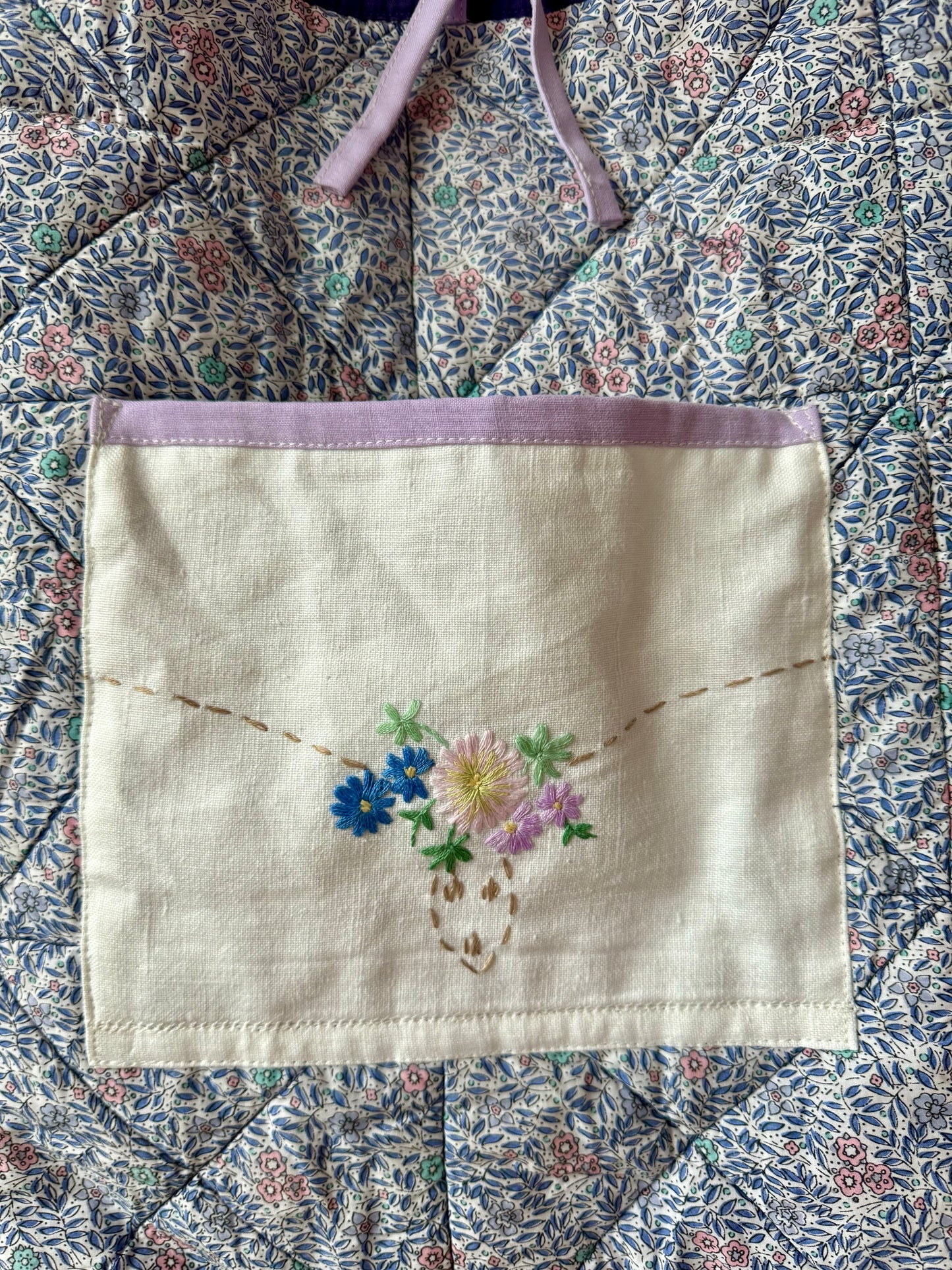 Patchwork and floral tote bag with pockets