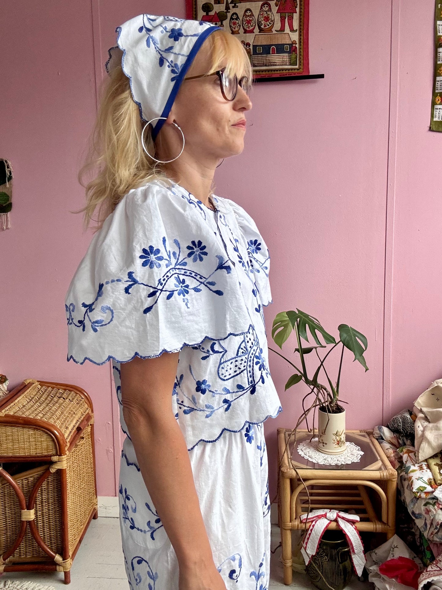 Blue floral embroidery trousers set