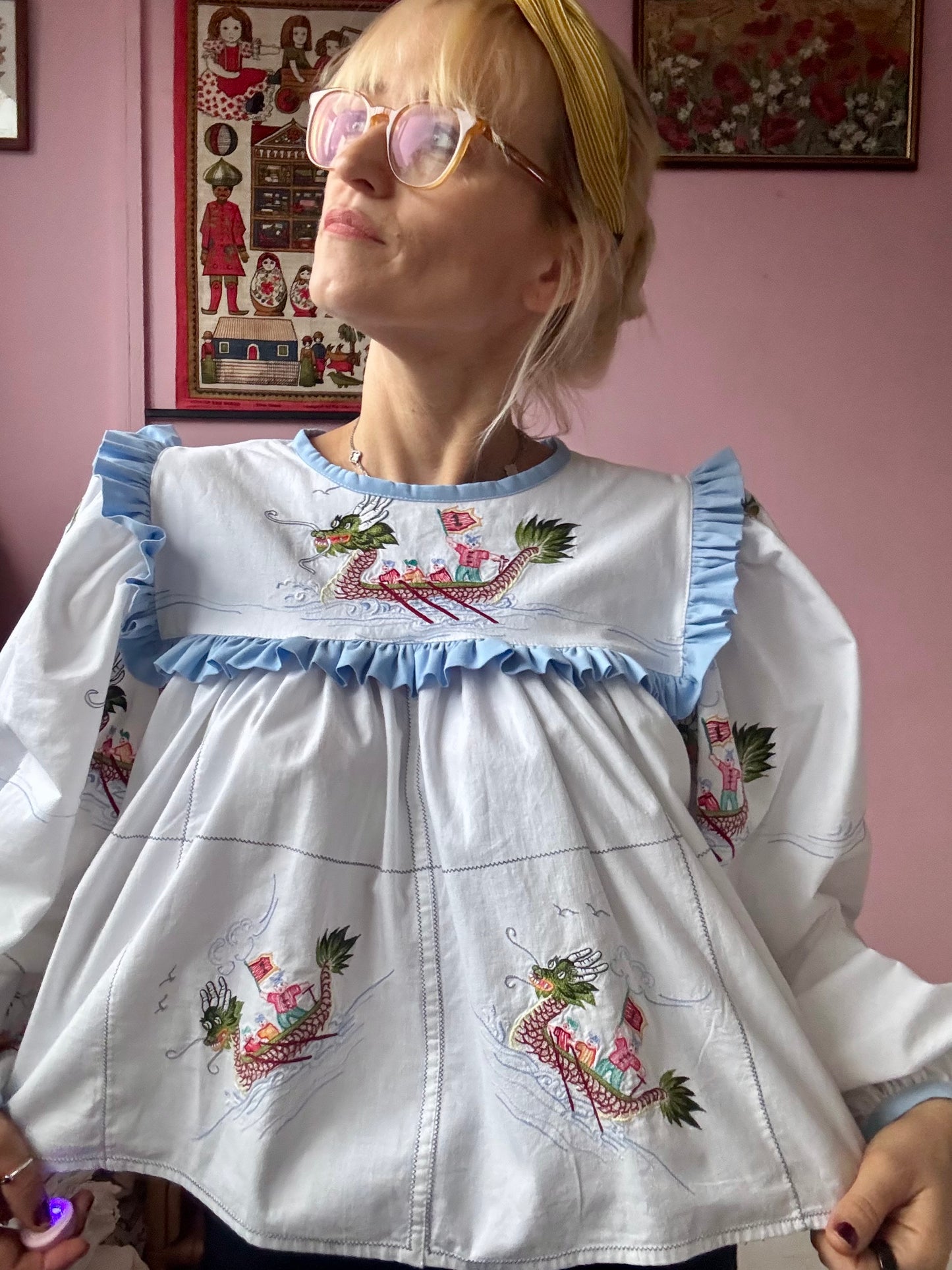 Dragon embroidery blouse with blue frill