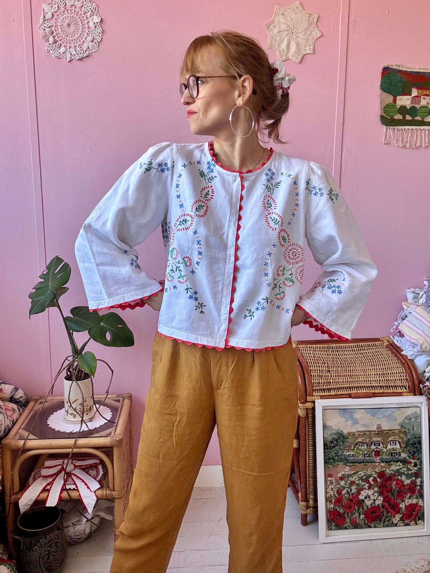 Linen floral blouse with ric rac decoration