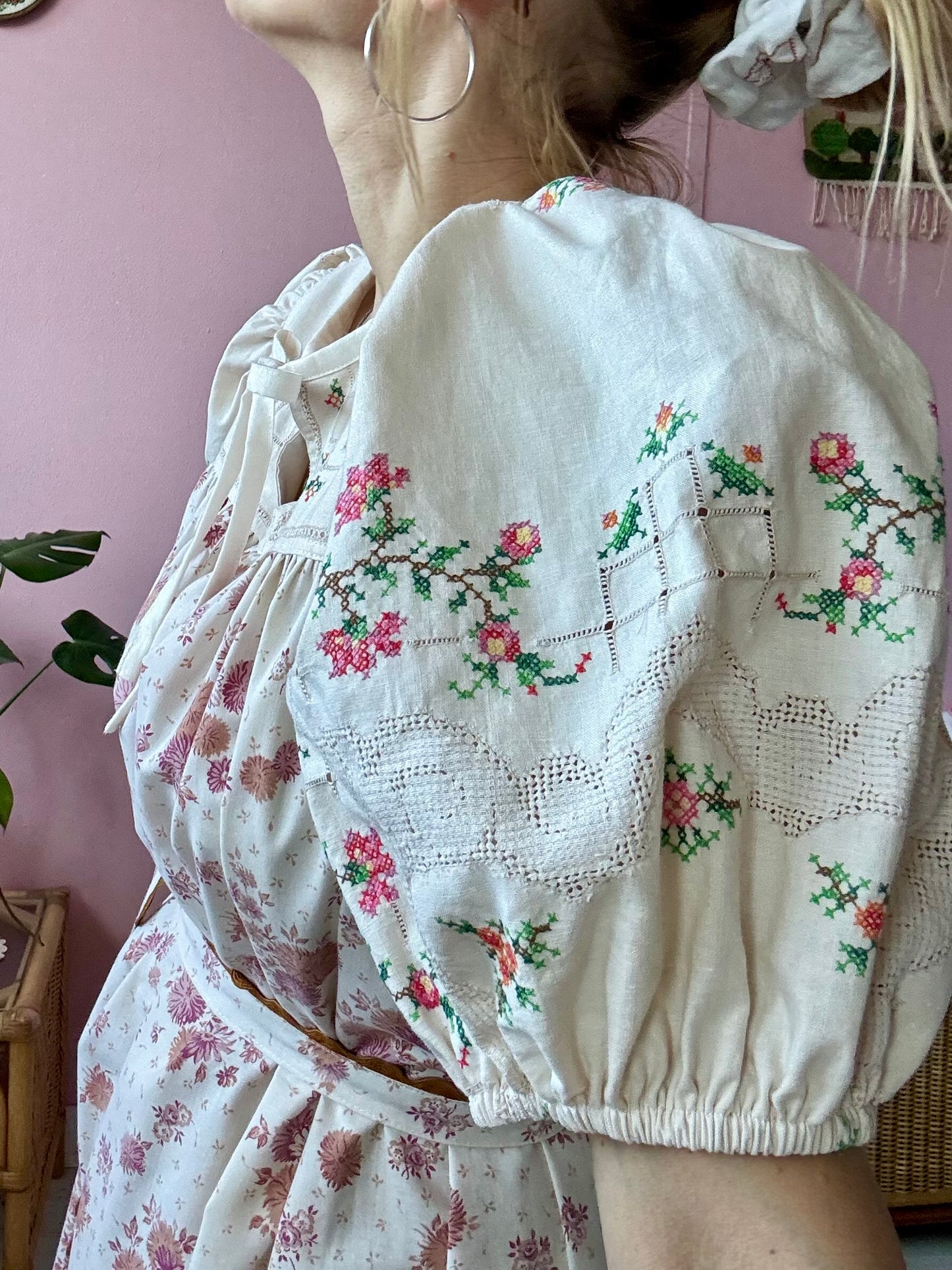 Floral and embroidery midi dres