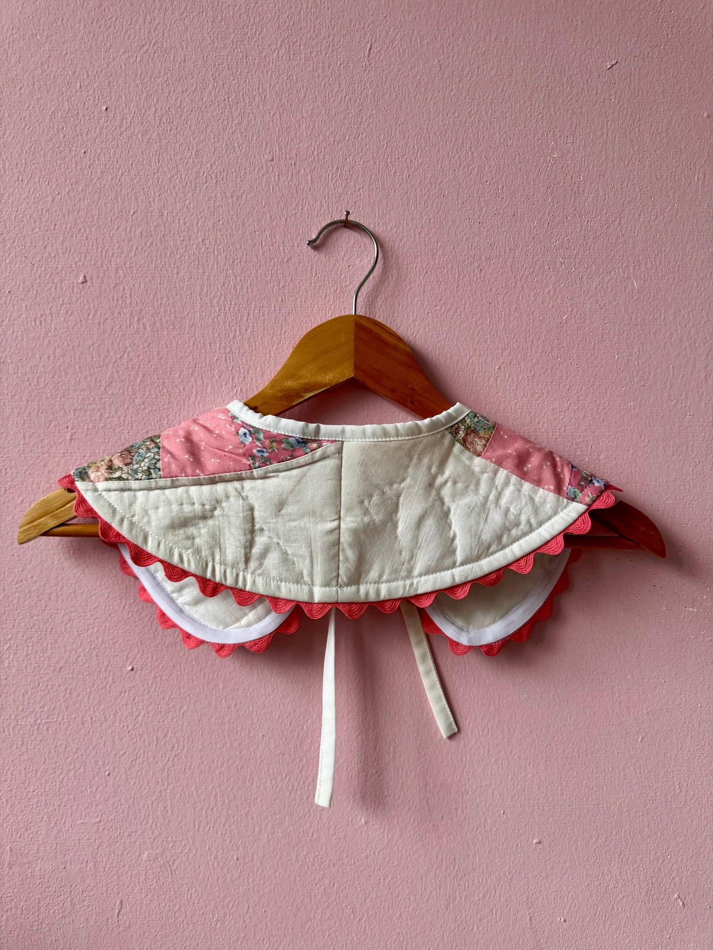 Patchwork collar with salmon ric rac