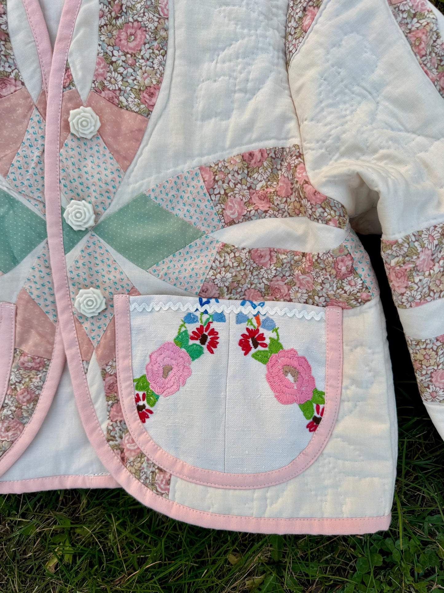 Patchwork jacket with floral pockets