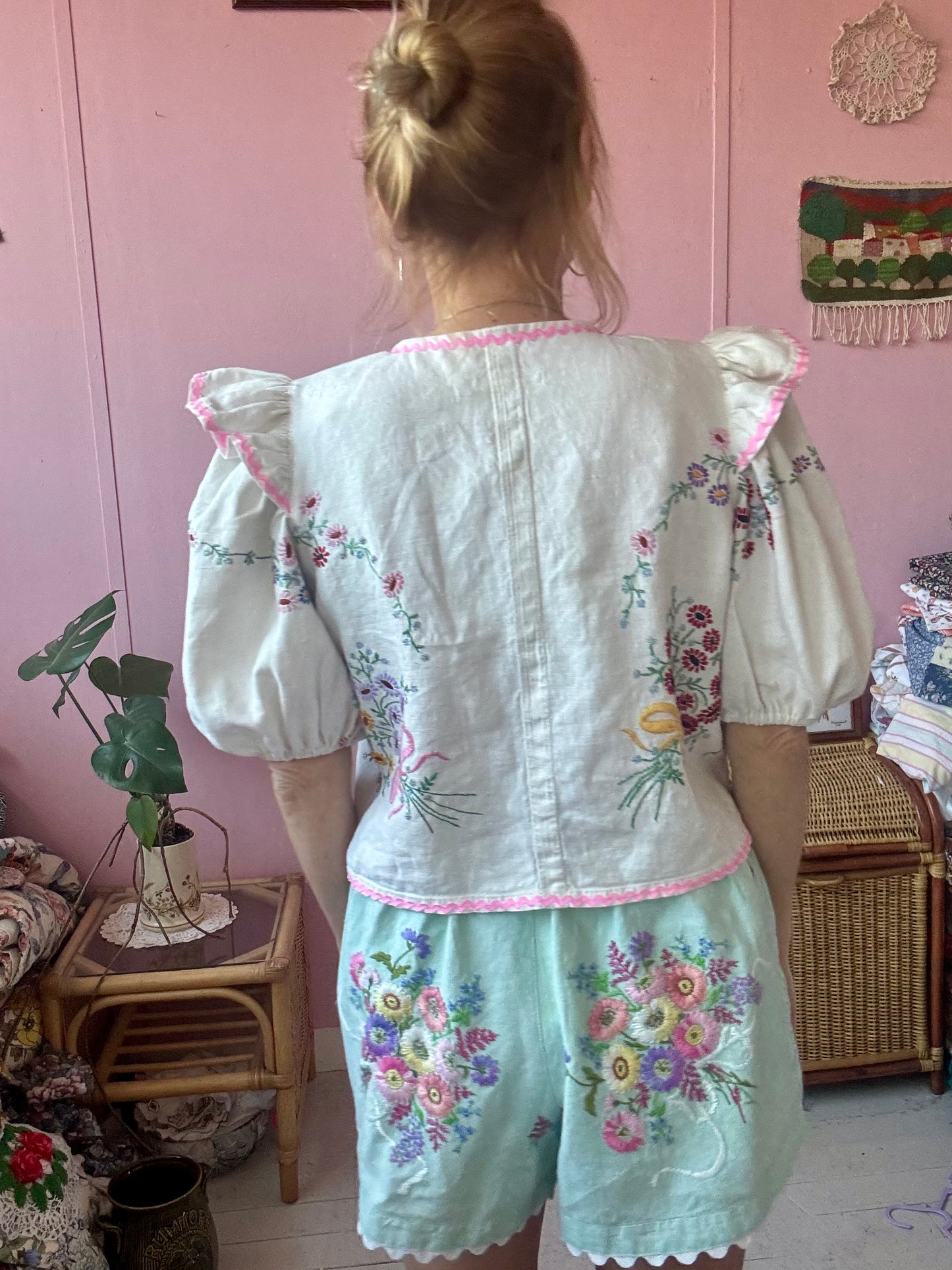 Linen blouse with pink ric rac