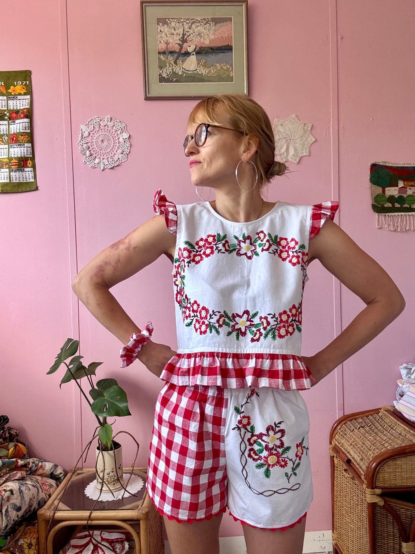 Floral and red gingham shorts set
