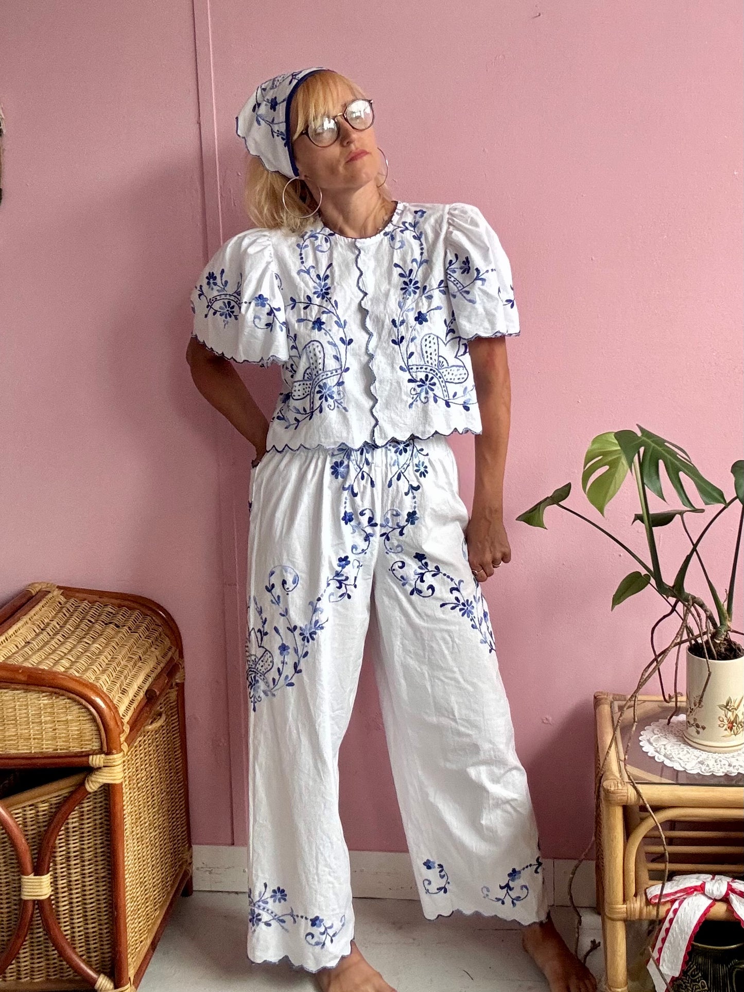 Blue floral embroidery trousers set