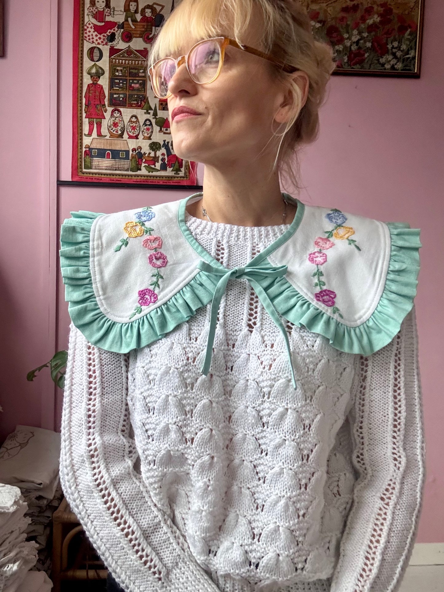 Hand embroidery floral collar with frill