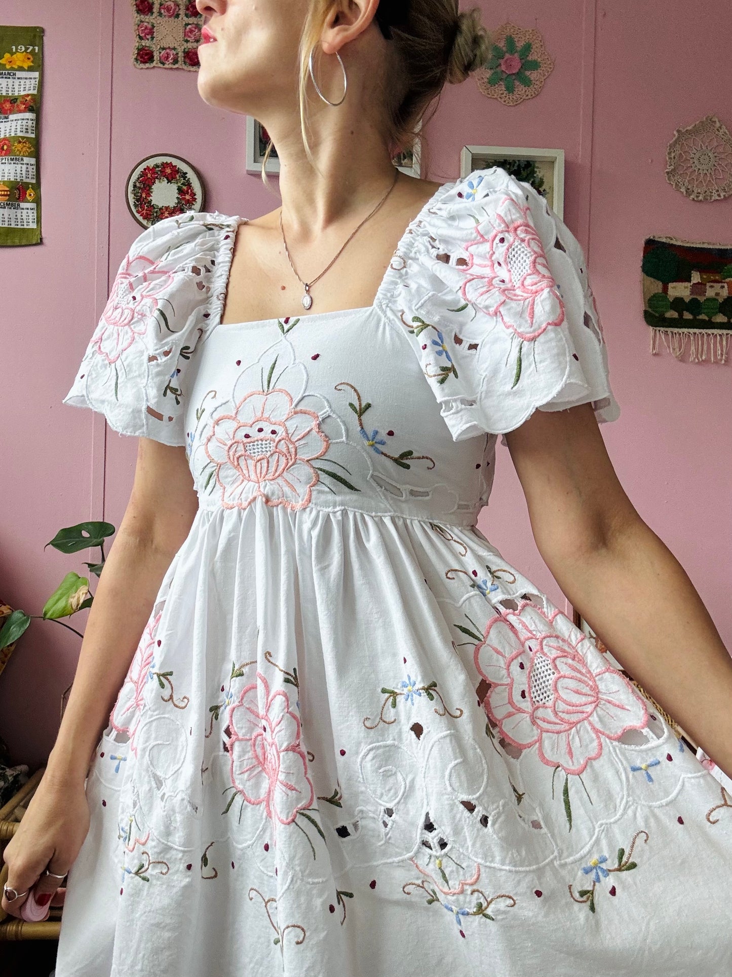 Short dress with floral cut out embroidery