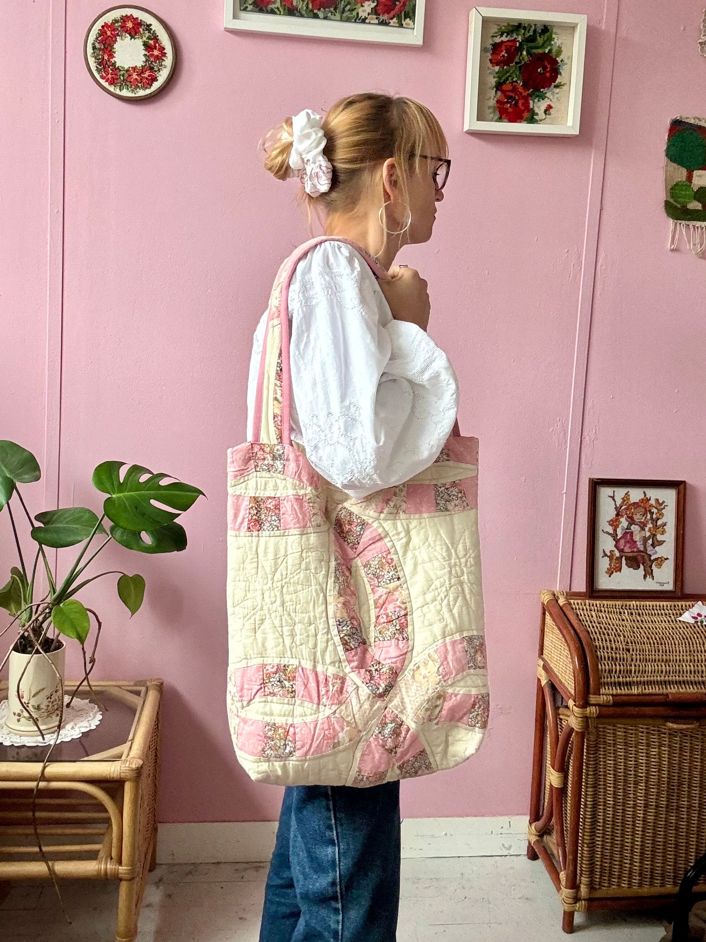 Patchwork tote bag with pink binding