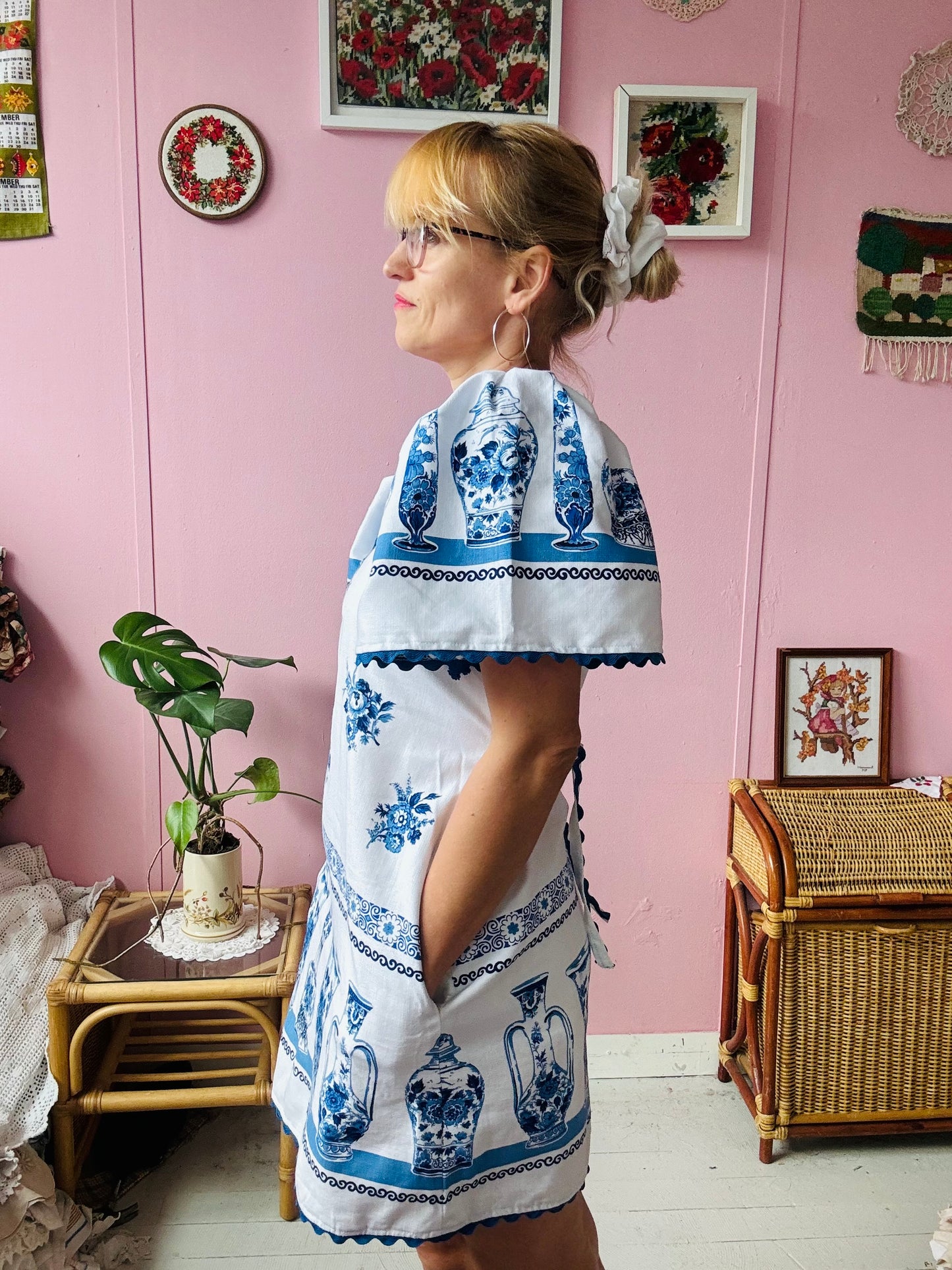 White and blue vases mini dress with blue ric rac