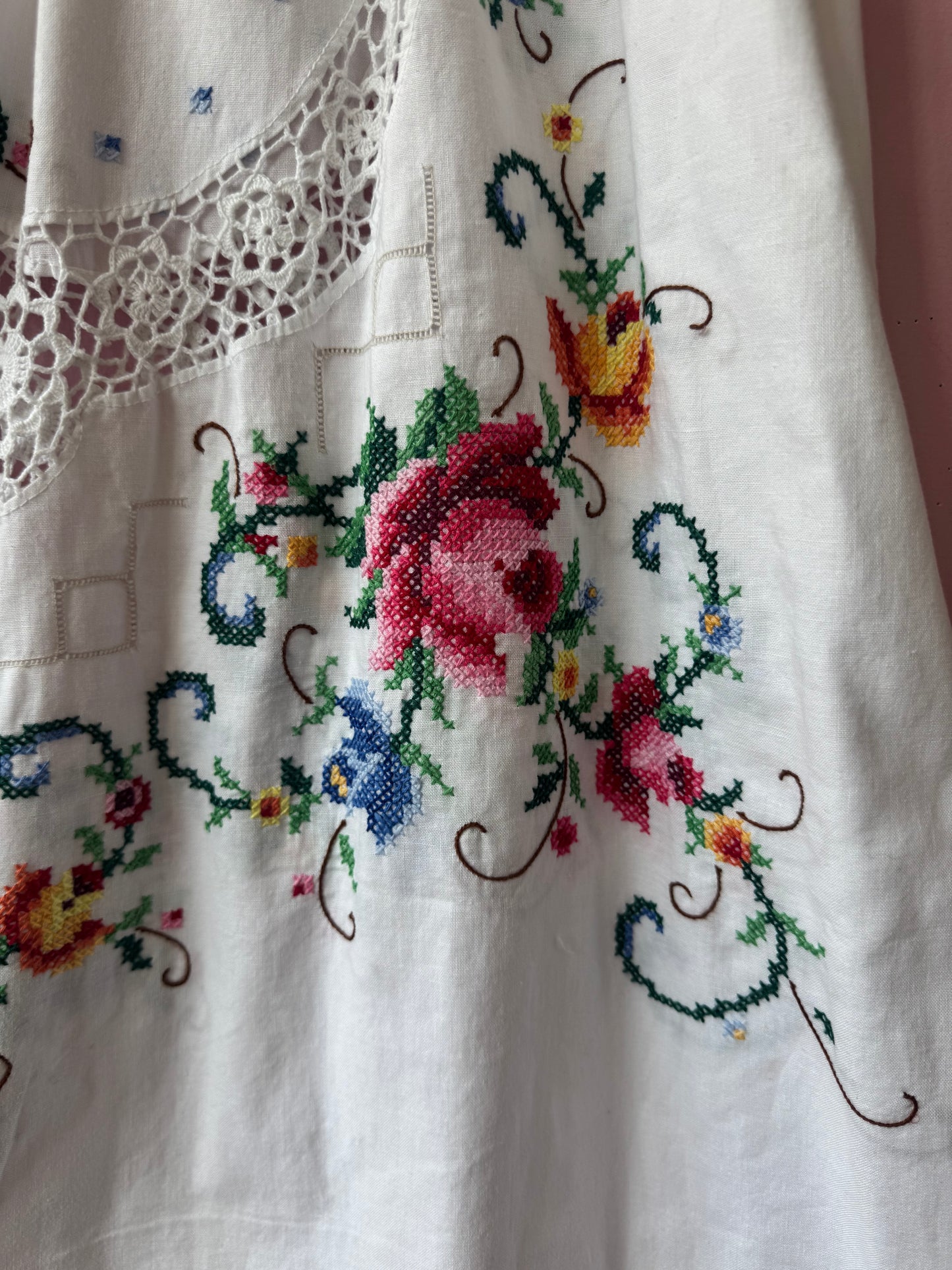 Roses embroidery maxi dress