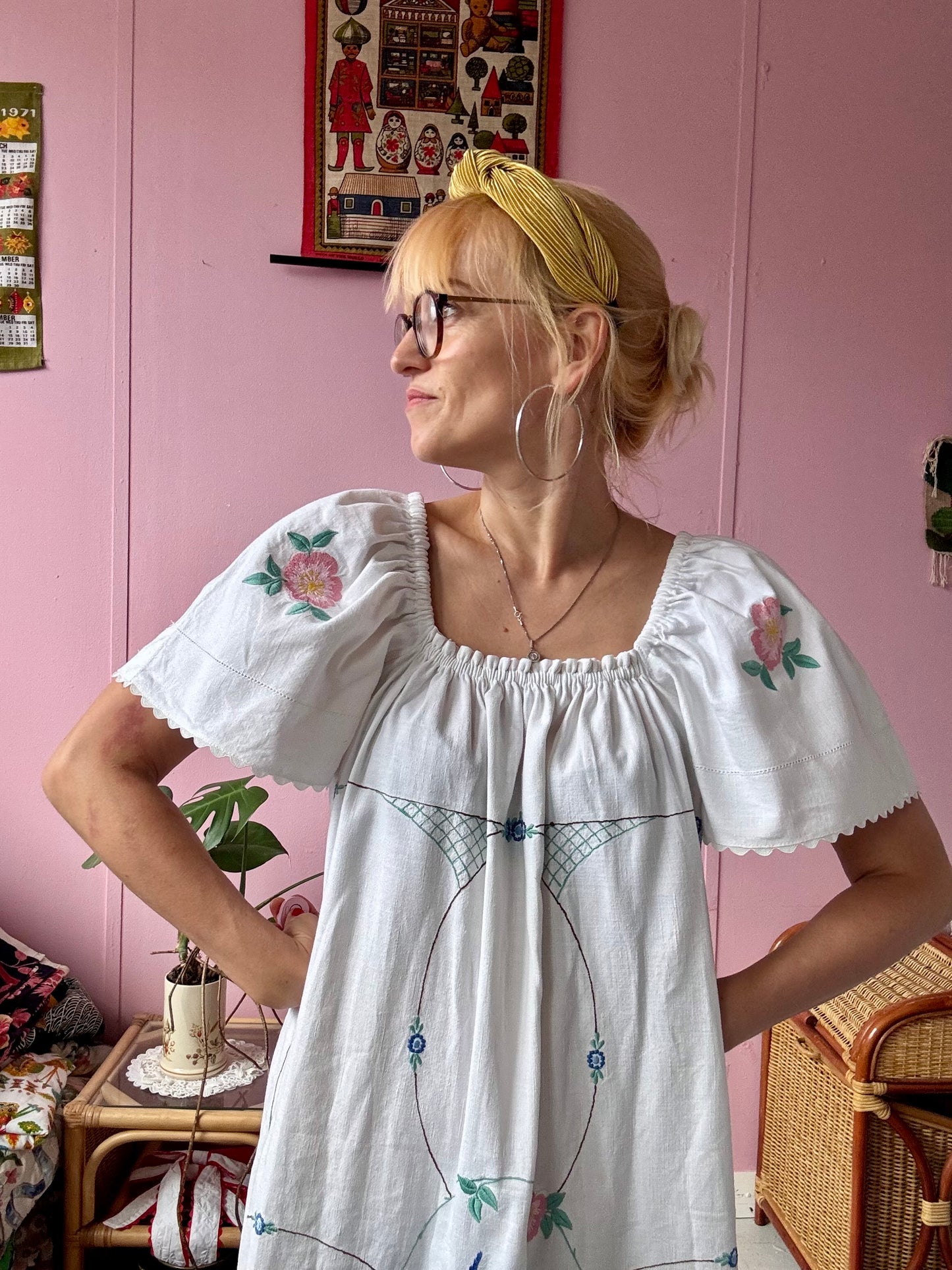 White long dress with bird and flowers embroidery
