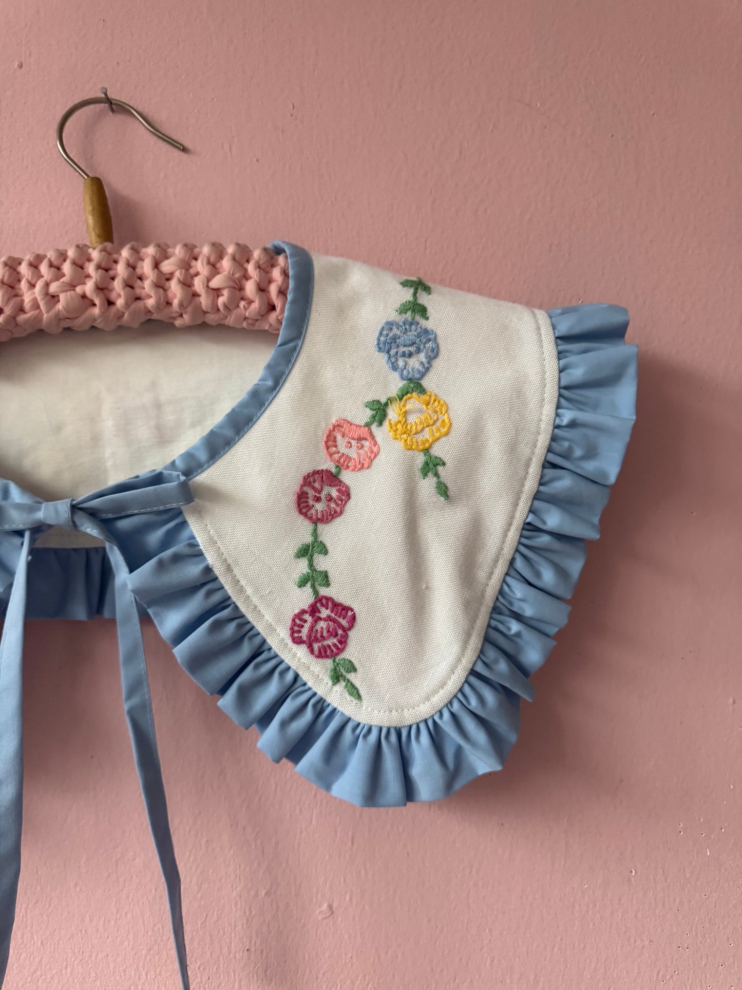 Hand embroidery floral collar with frill