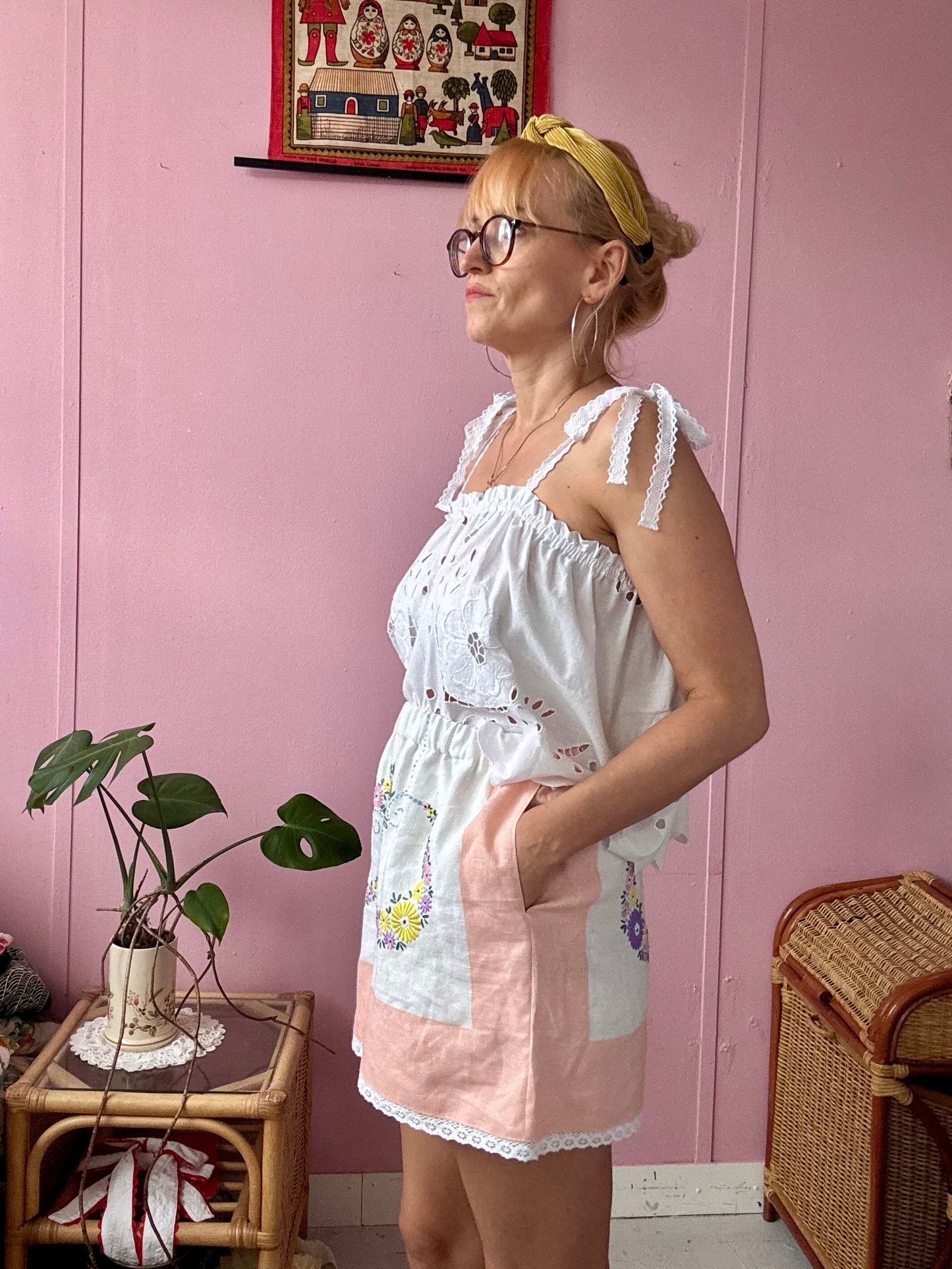 Floral shorts with salmon pink borders