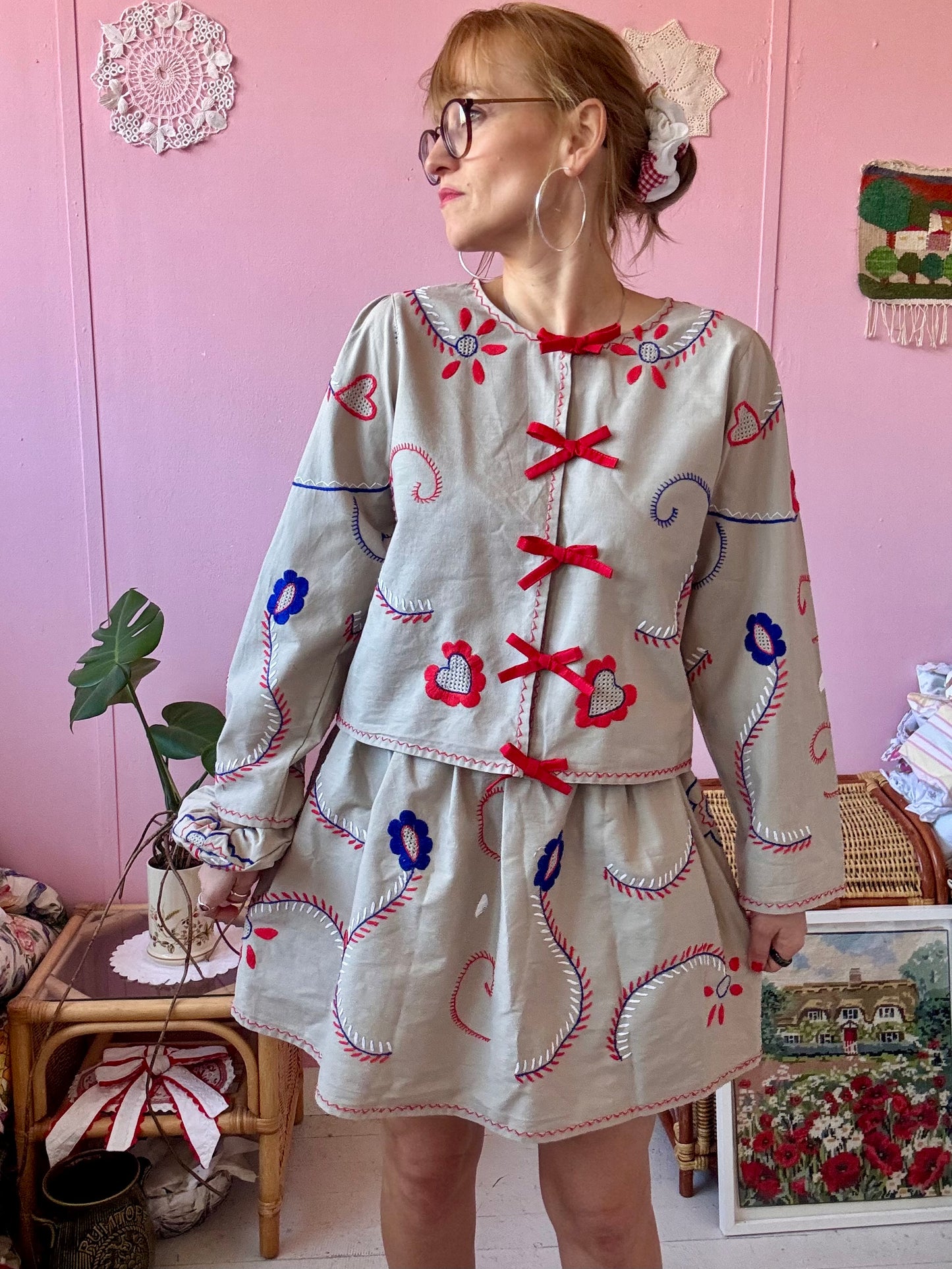 Hand embroidery set