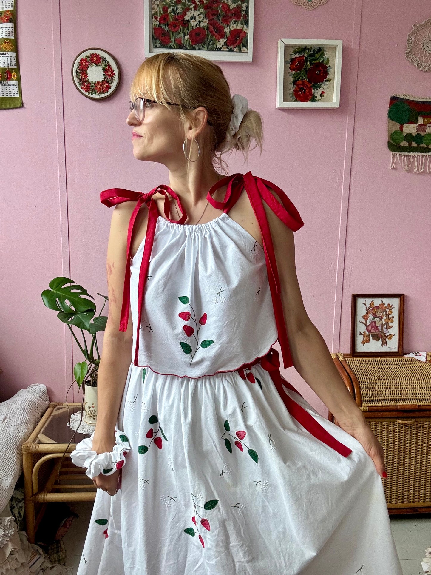 Strawberries twin set with scrunchie