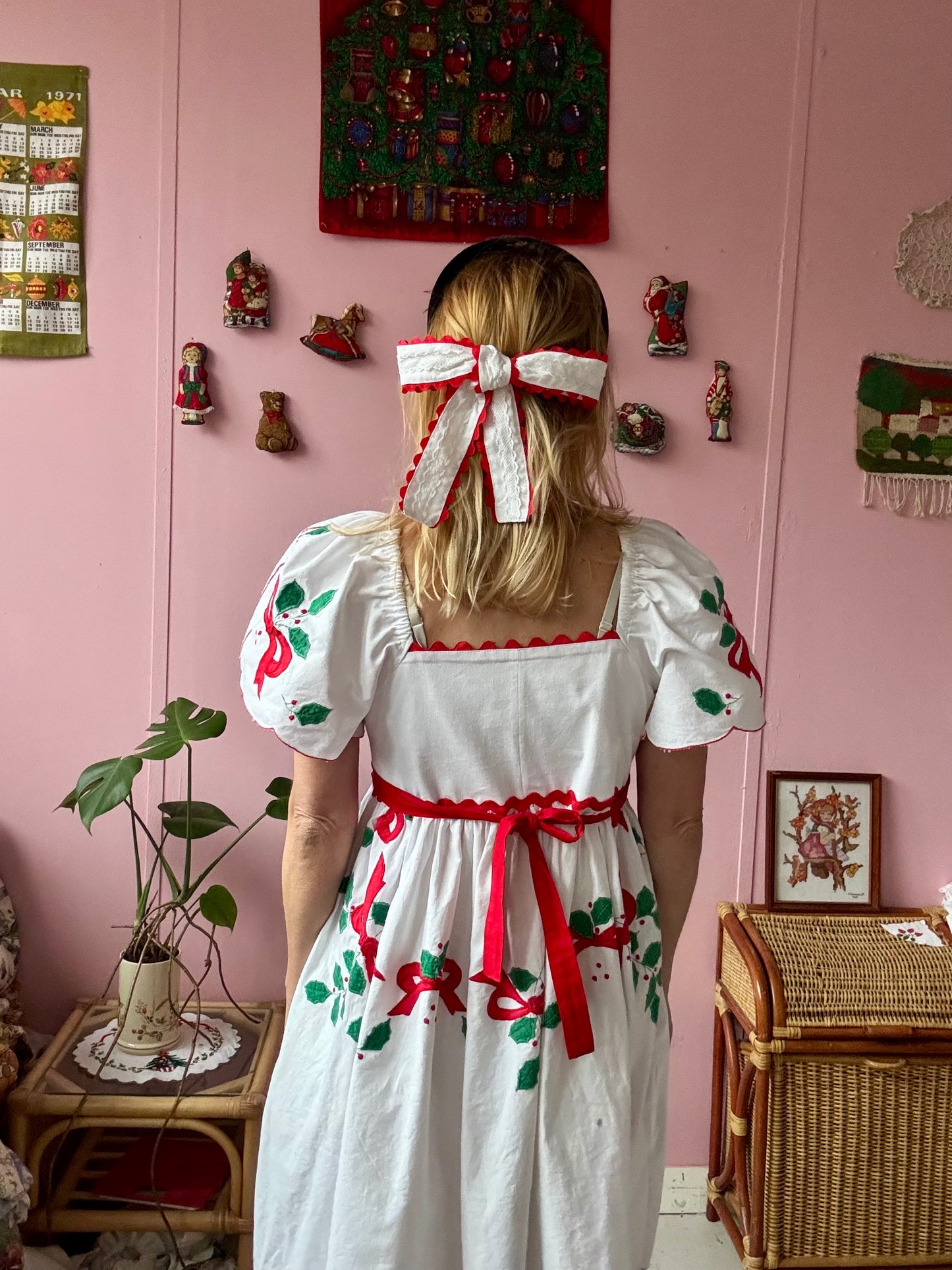 Red and white hair bow