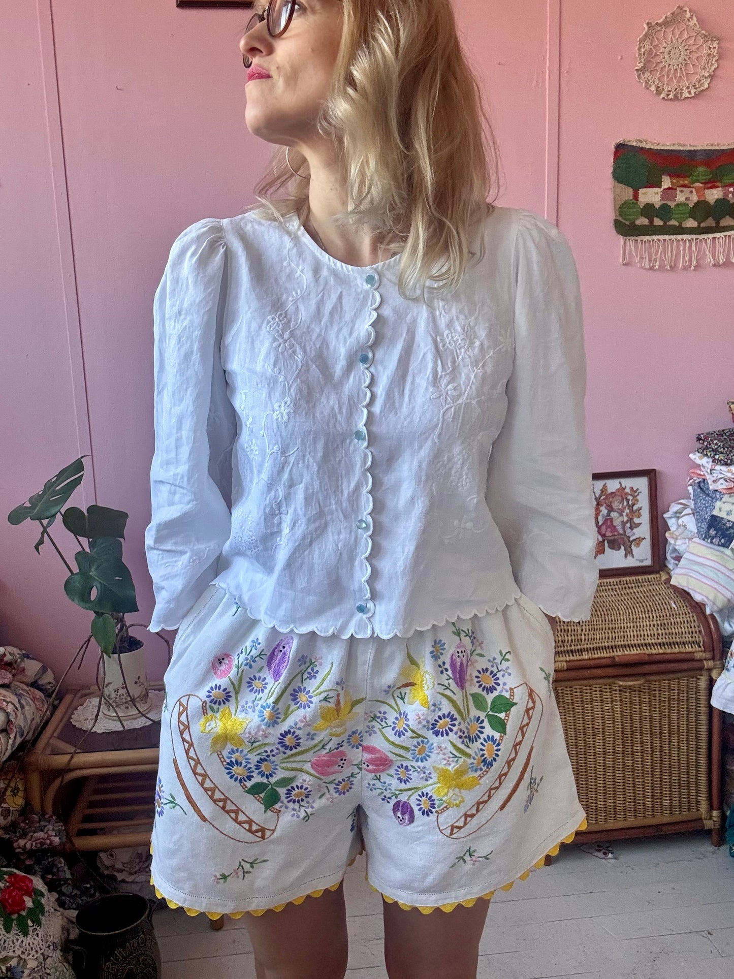 Shorts with floral embroidery and yellow ric rac