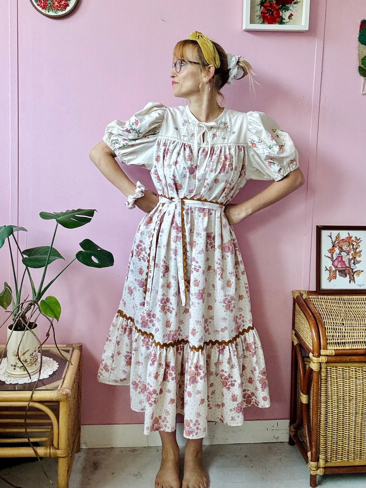 Floral and embroidery midi dres
