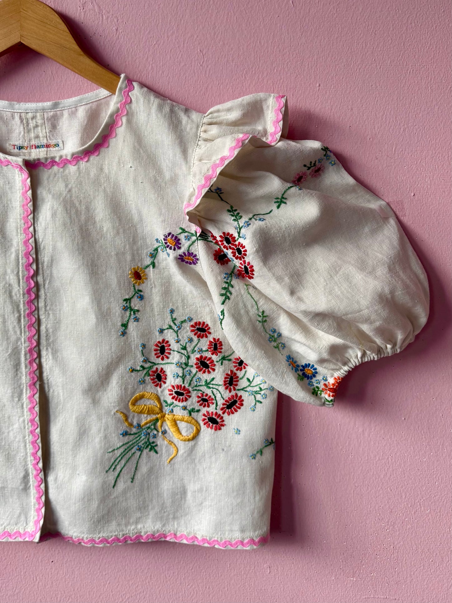 Linen blouse with pink ric rac