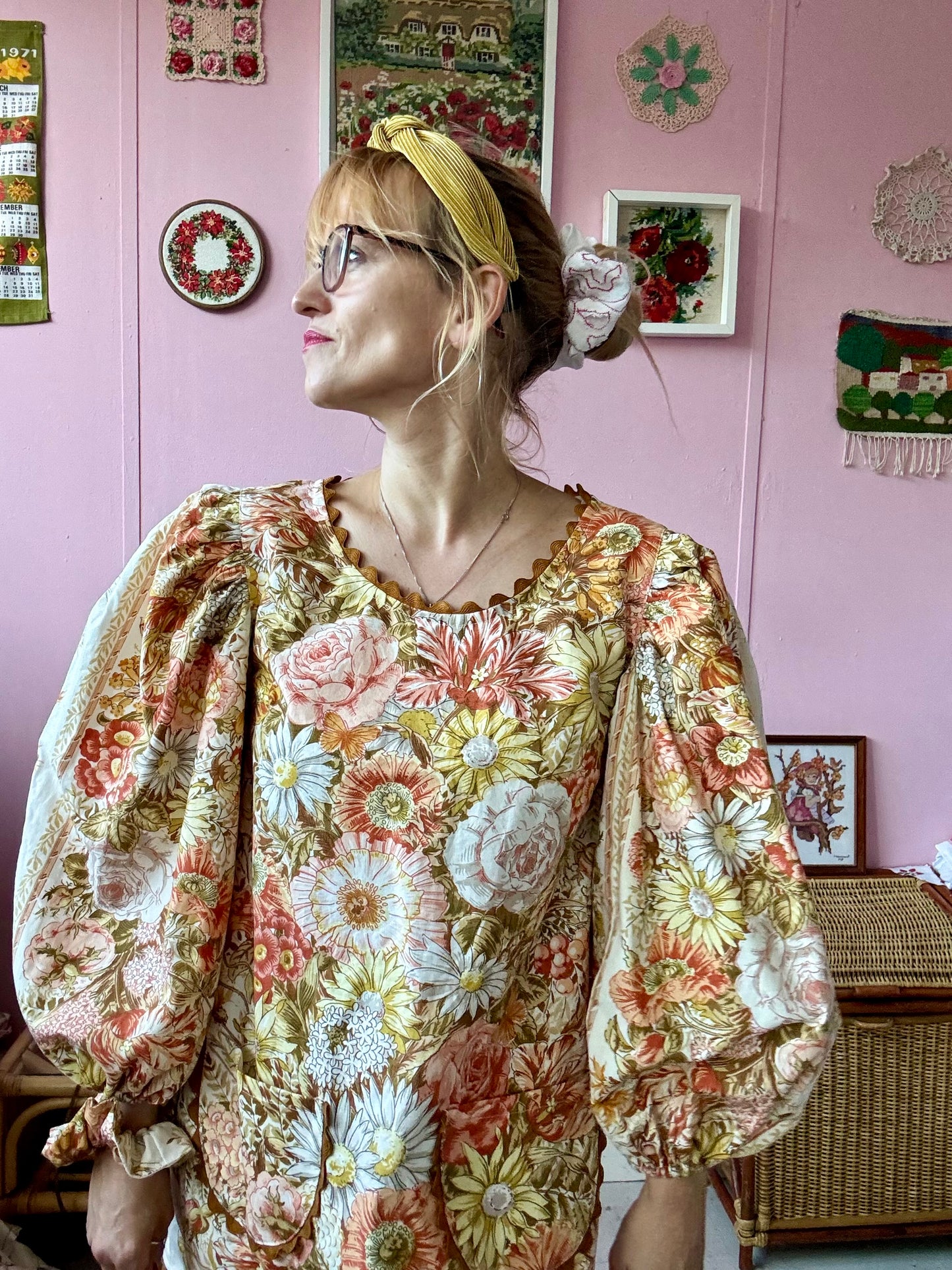 Floral mini dress with long sleeves and ric rac